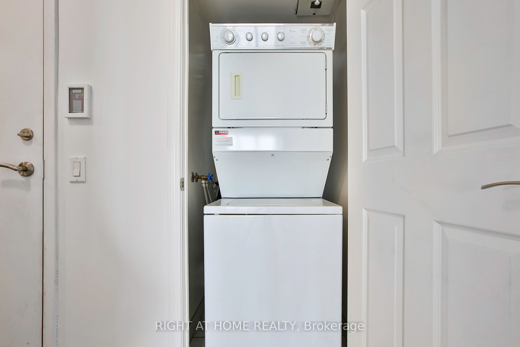 18 Mondeo Drive 626 Property Photo 26
