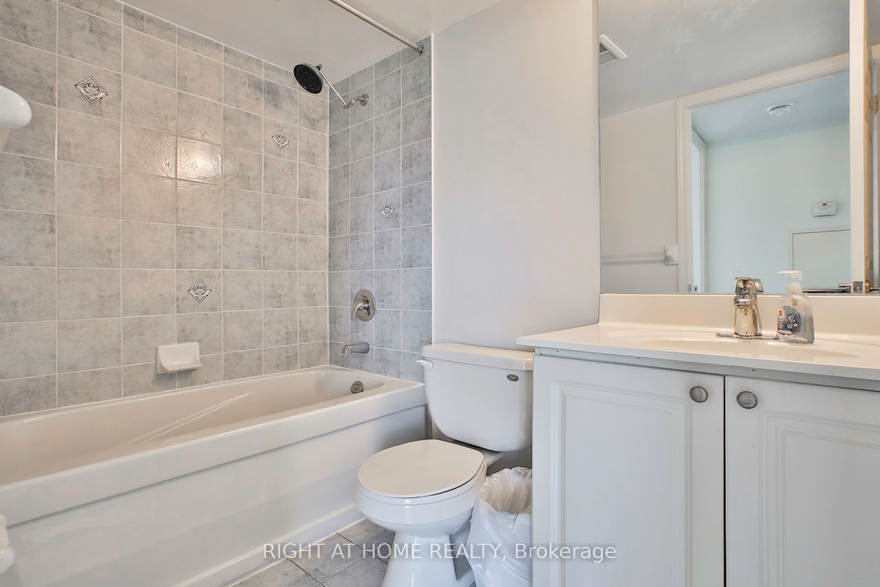 18 Mondeo Drive 626 Property Photo 28