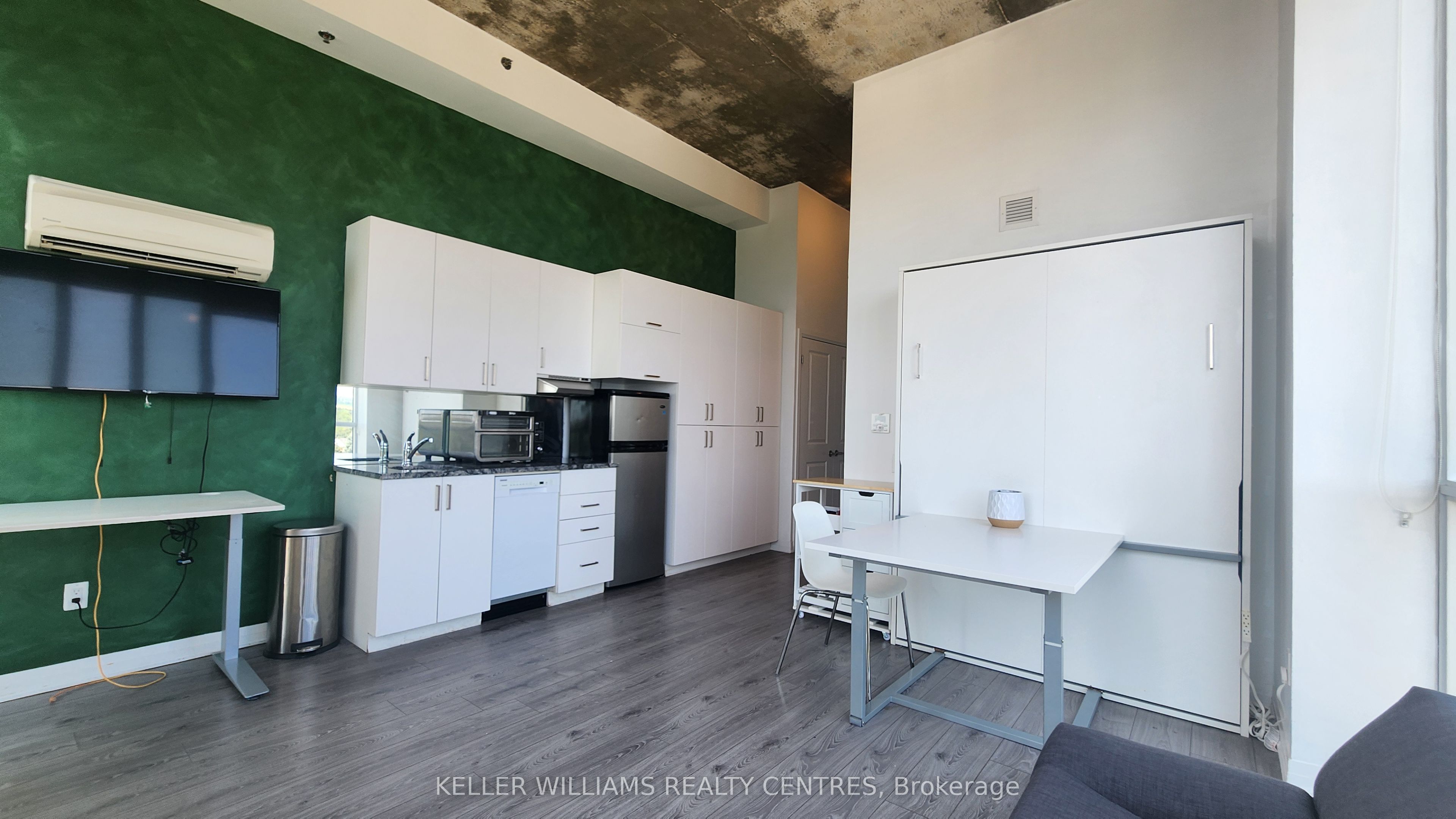 1900 Simcoe Street N 832 Property Photo 9