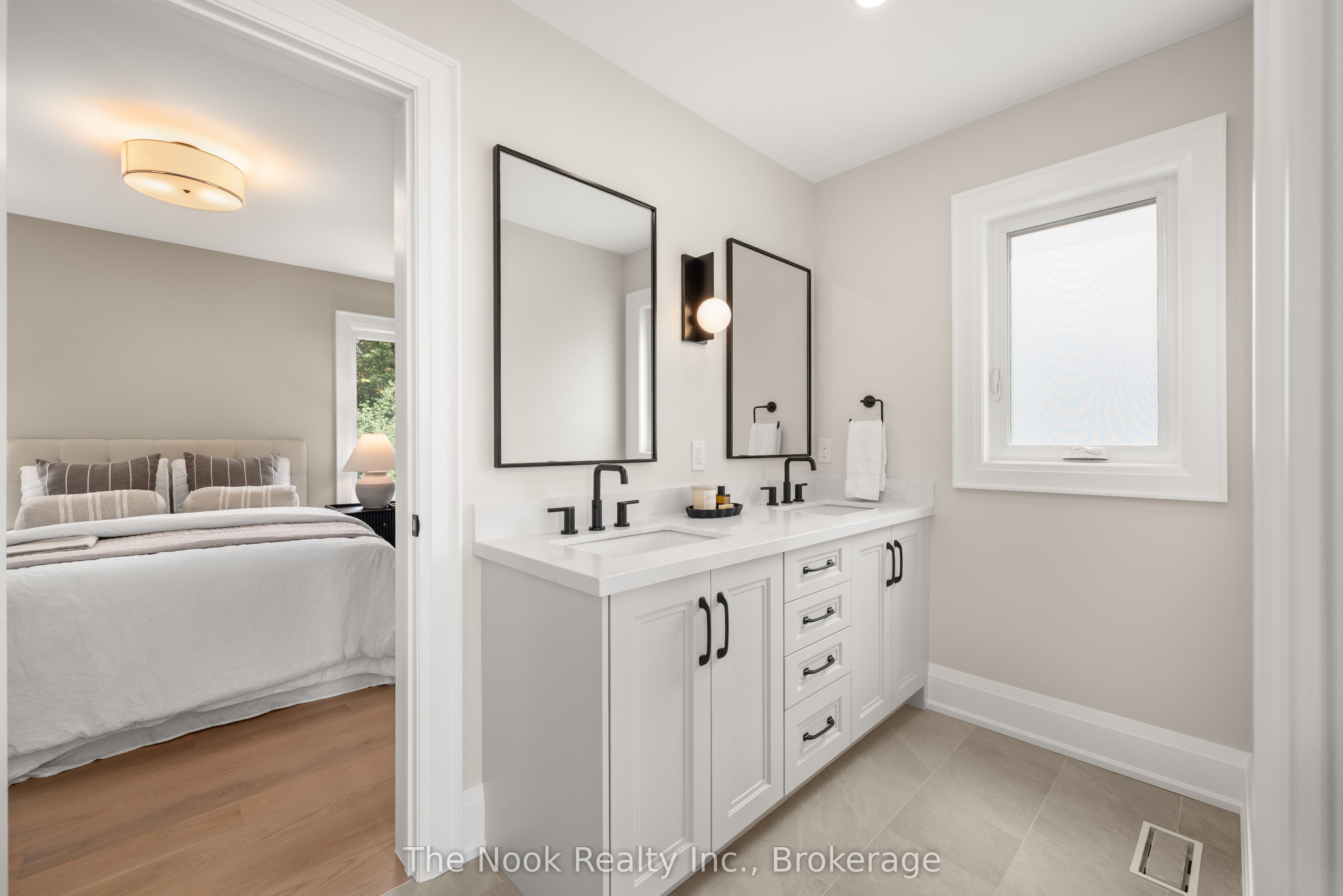 153 Elizabeth Crescent N Property Photo 30