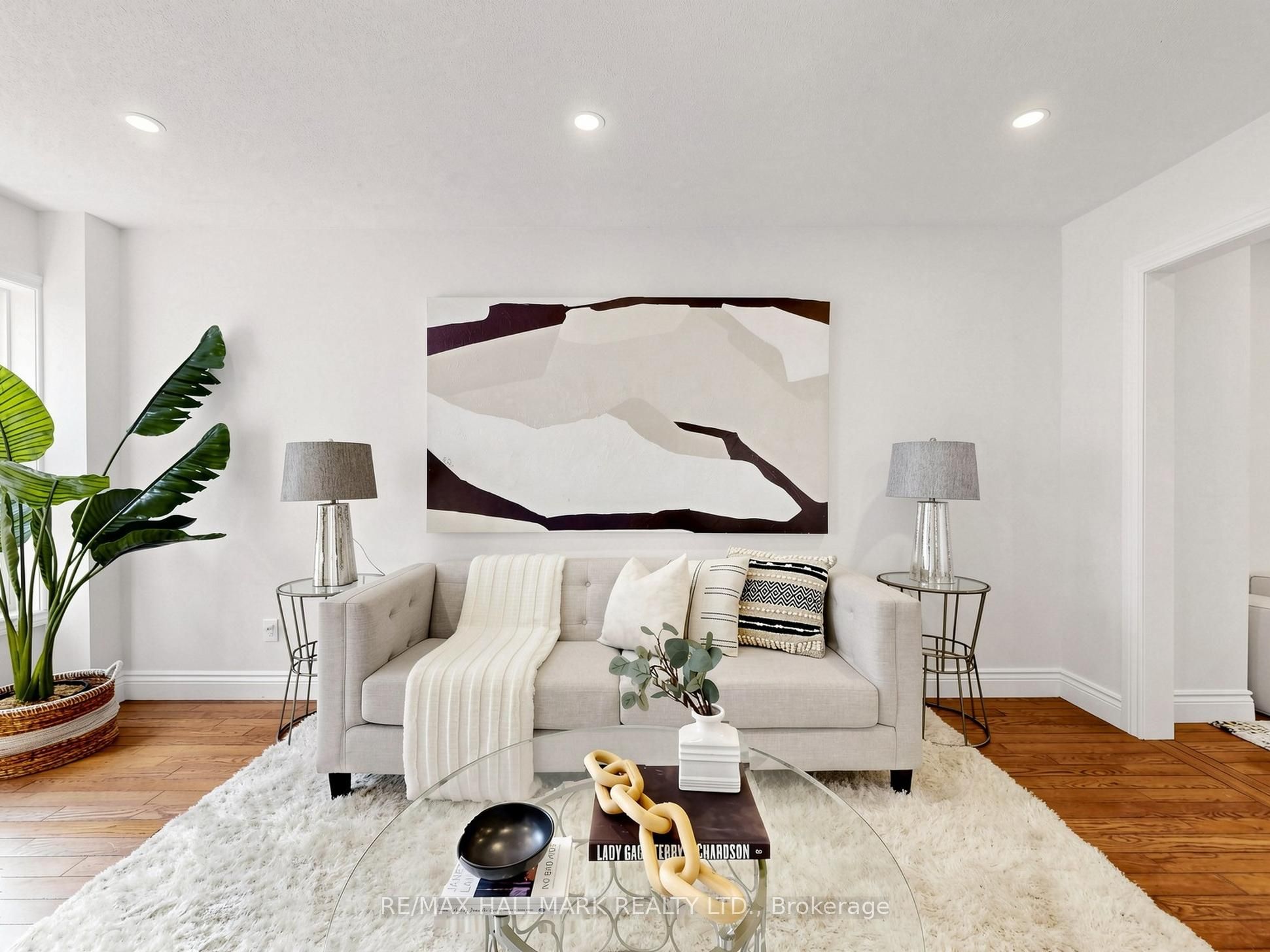 18 Howes Street Property Photo 4