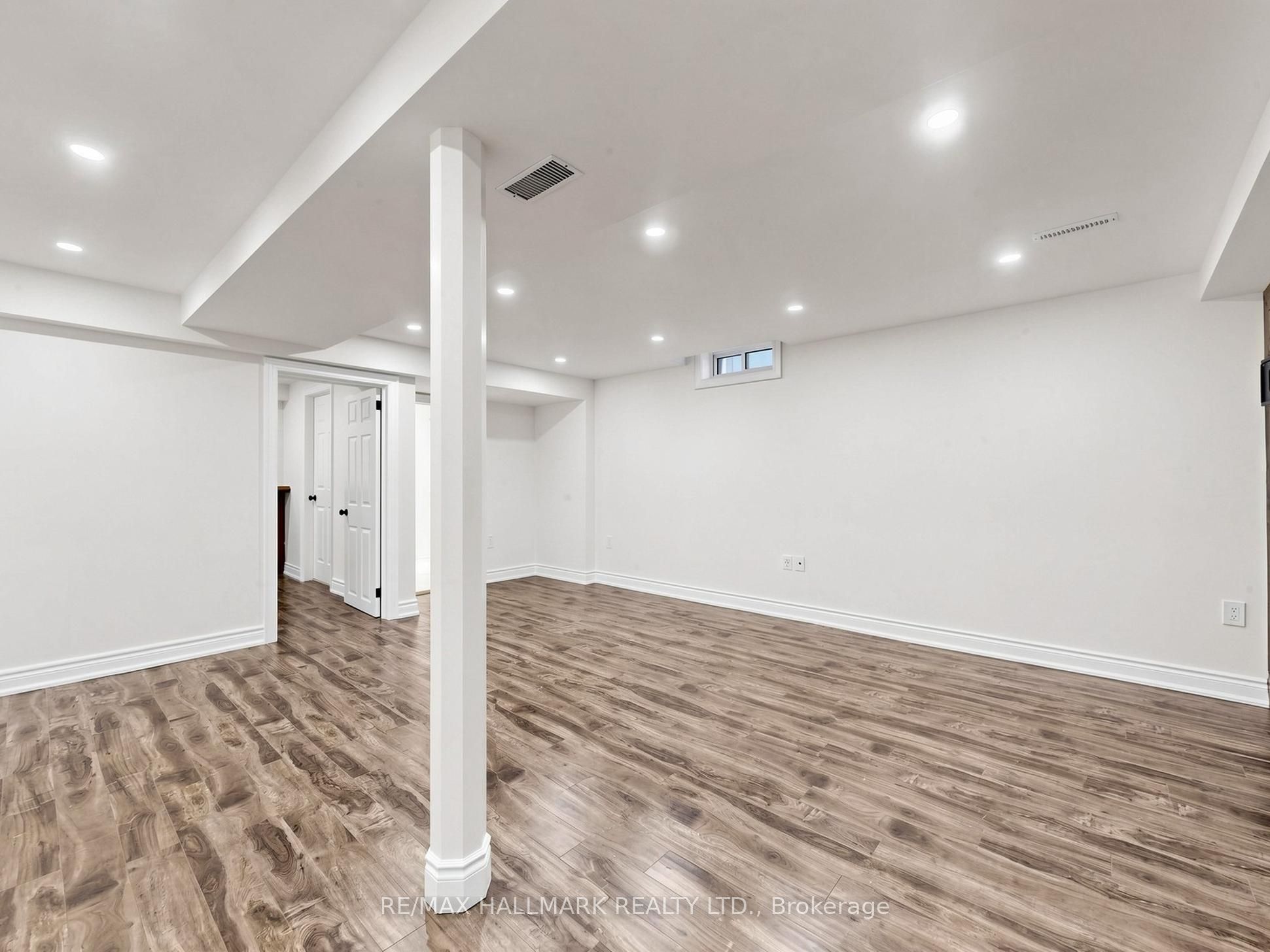 18 Howes Street Property Photo 33