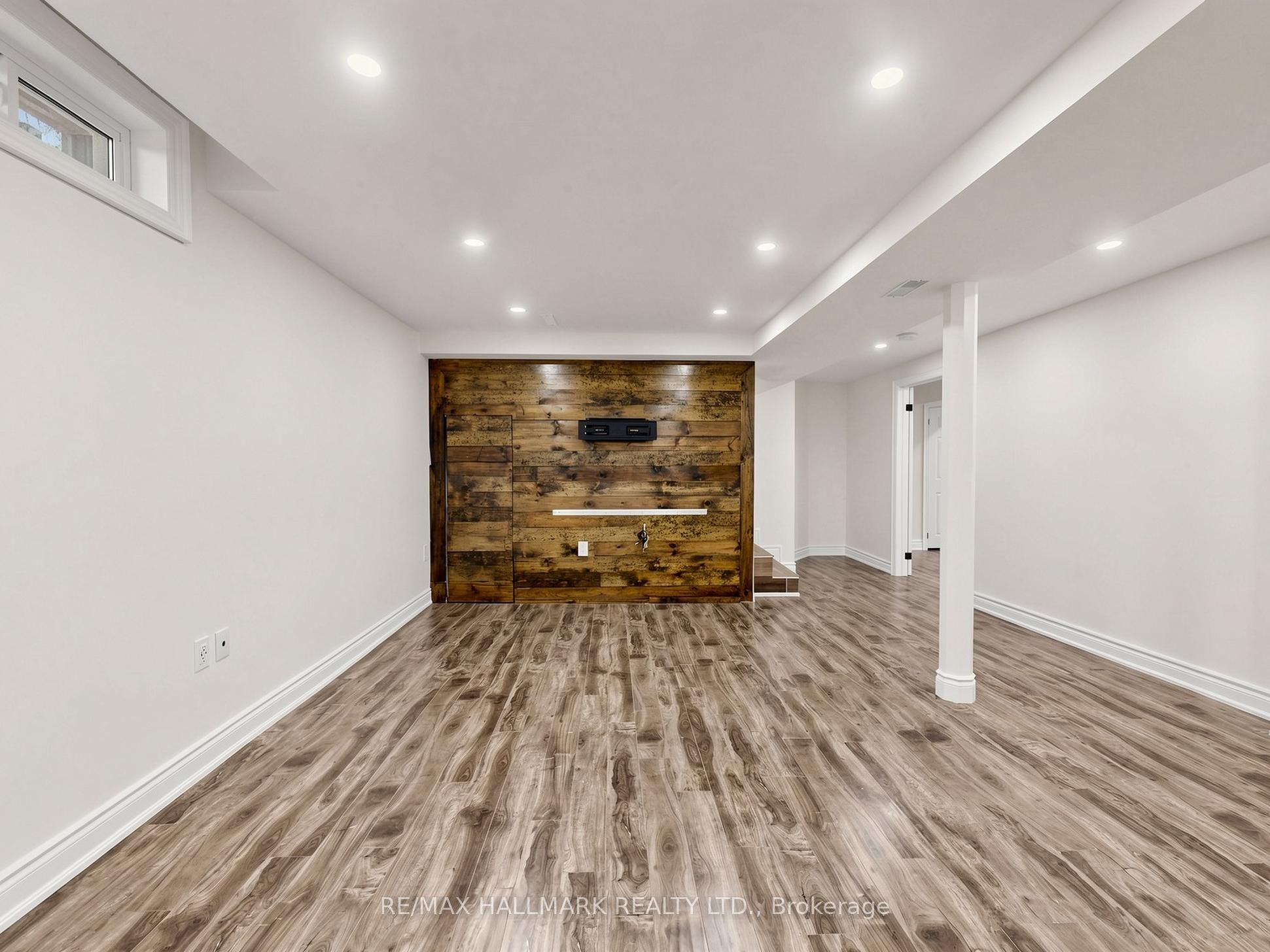 18 Howes Street Property Photo 35