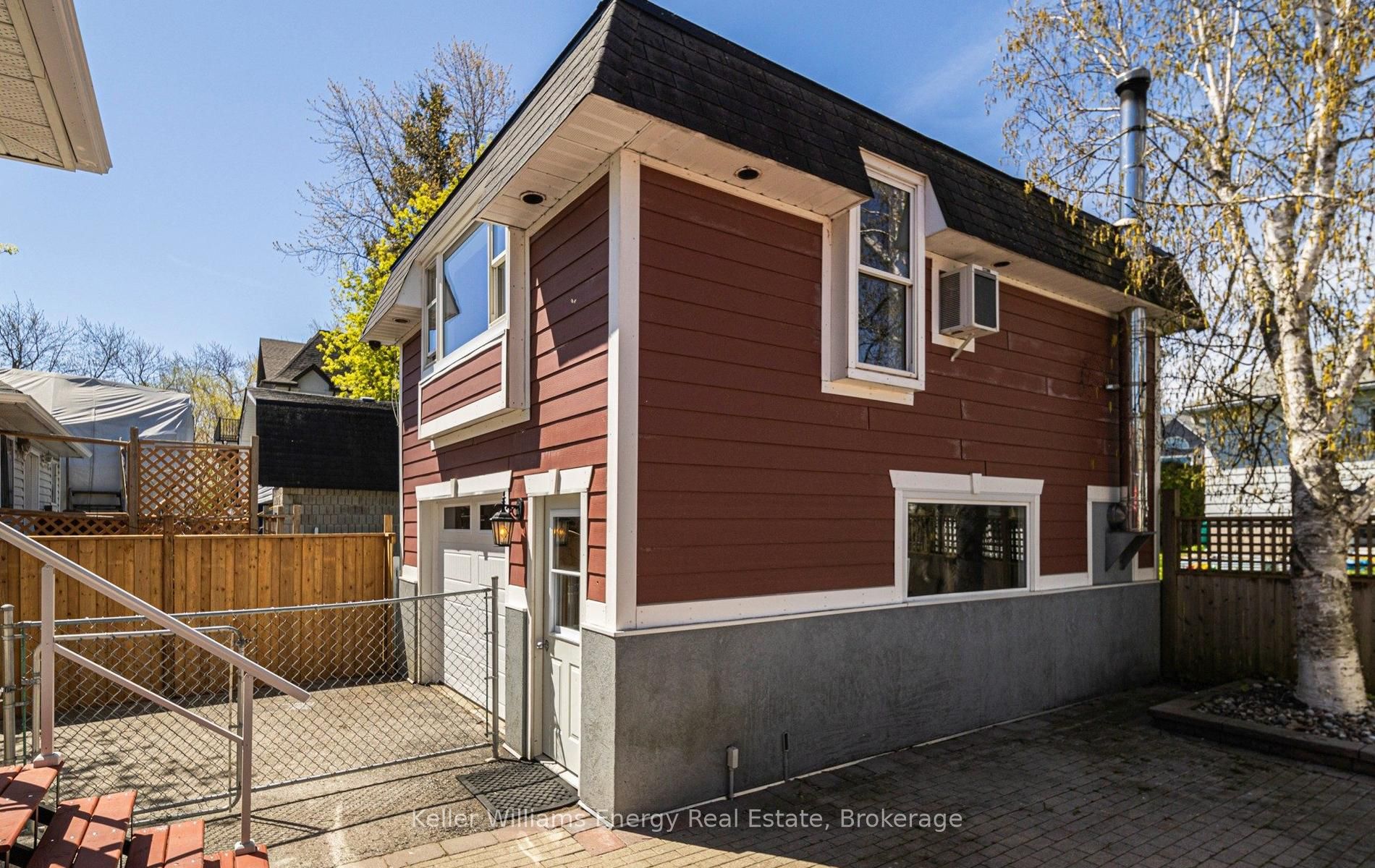 676 Victory Drive Property Photo 8
