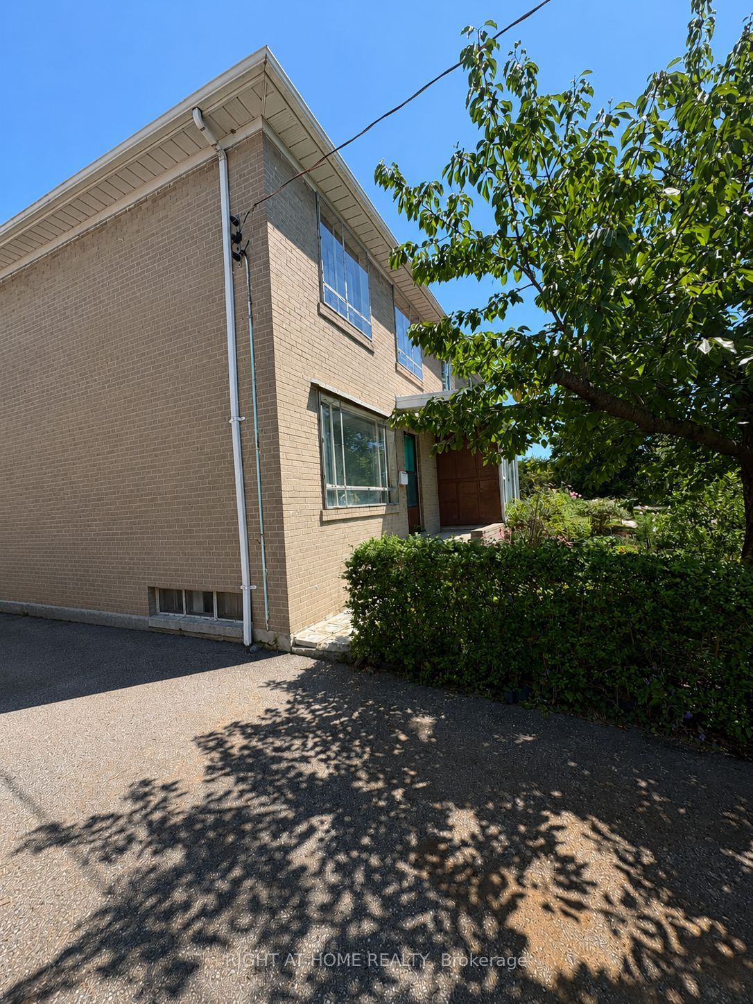139 Vauxhall Drive Property Photo 2