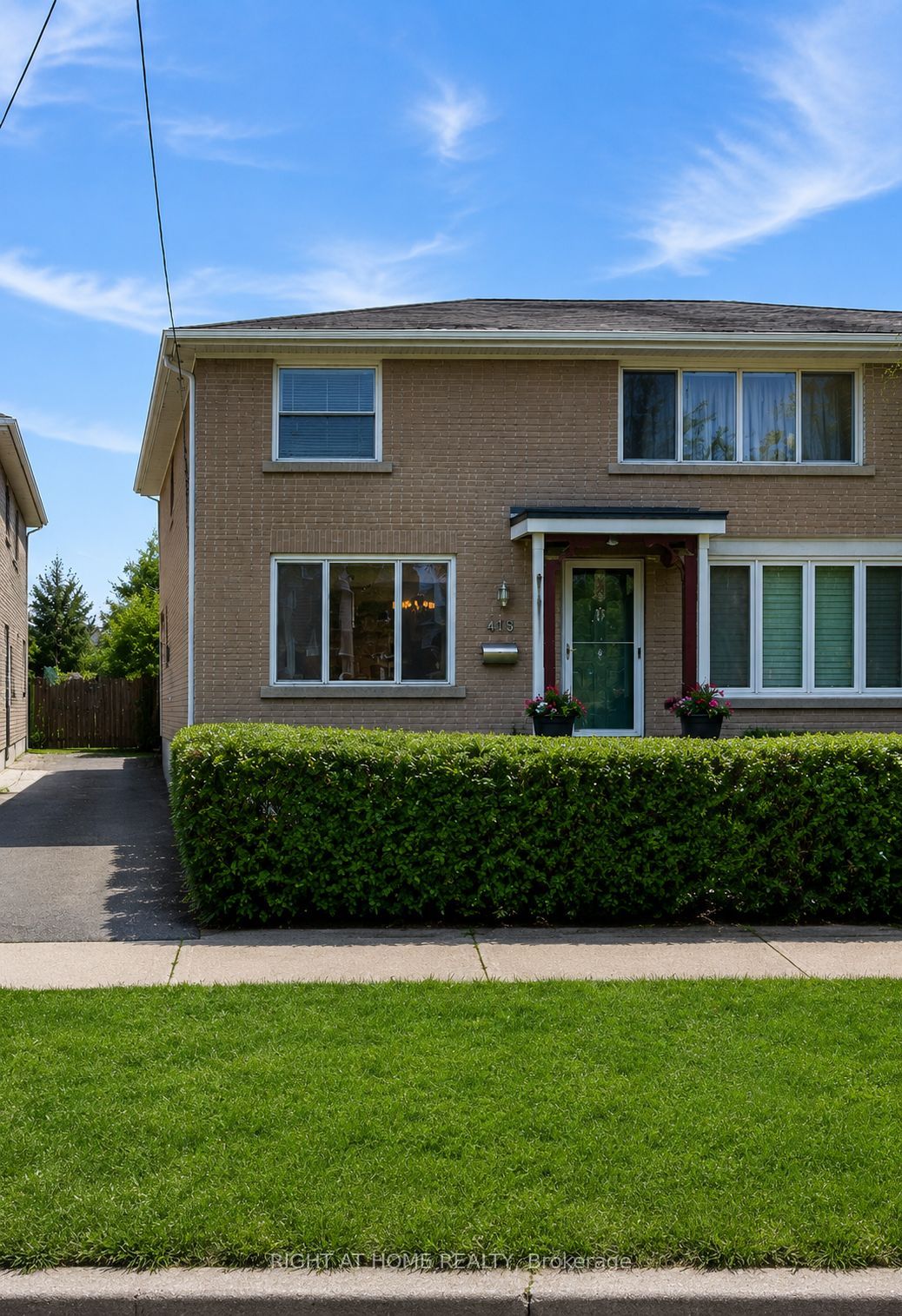 139 Vauxhall Drive Property Photo 3