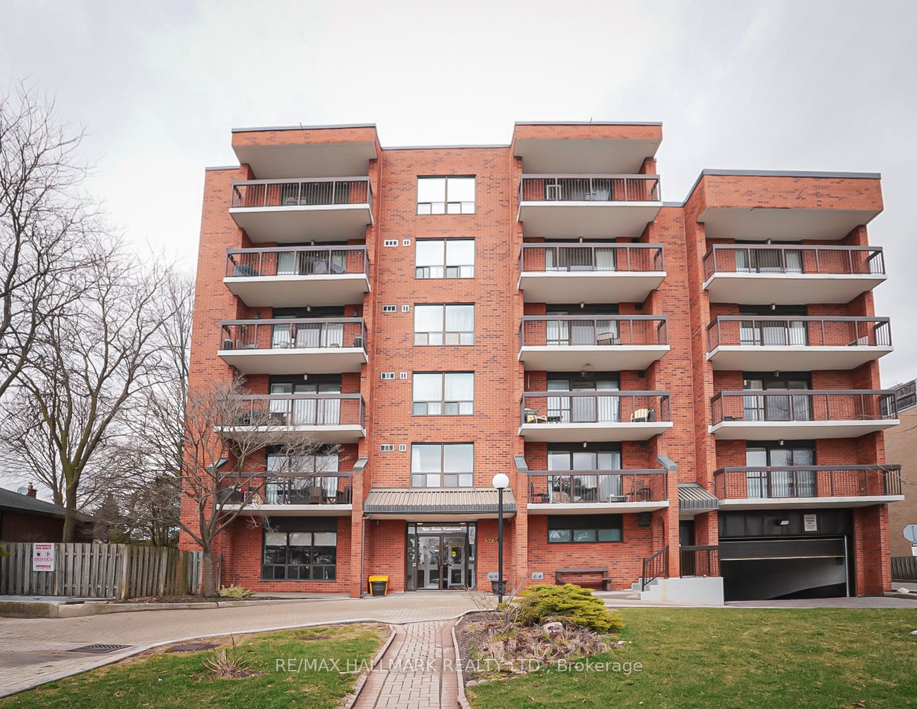 3734 St Clair Avenue E 203