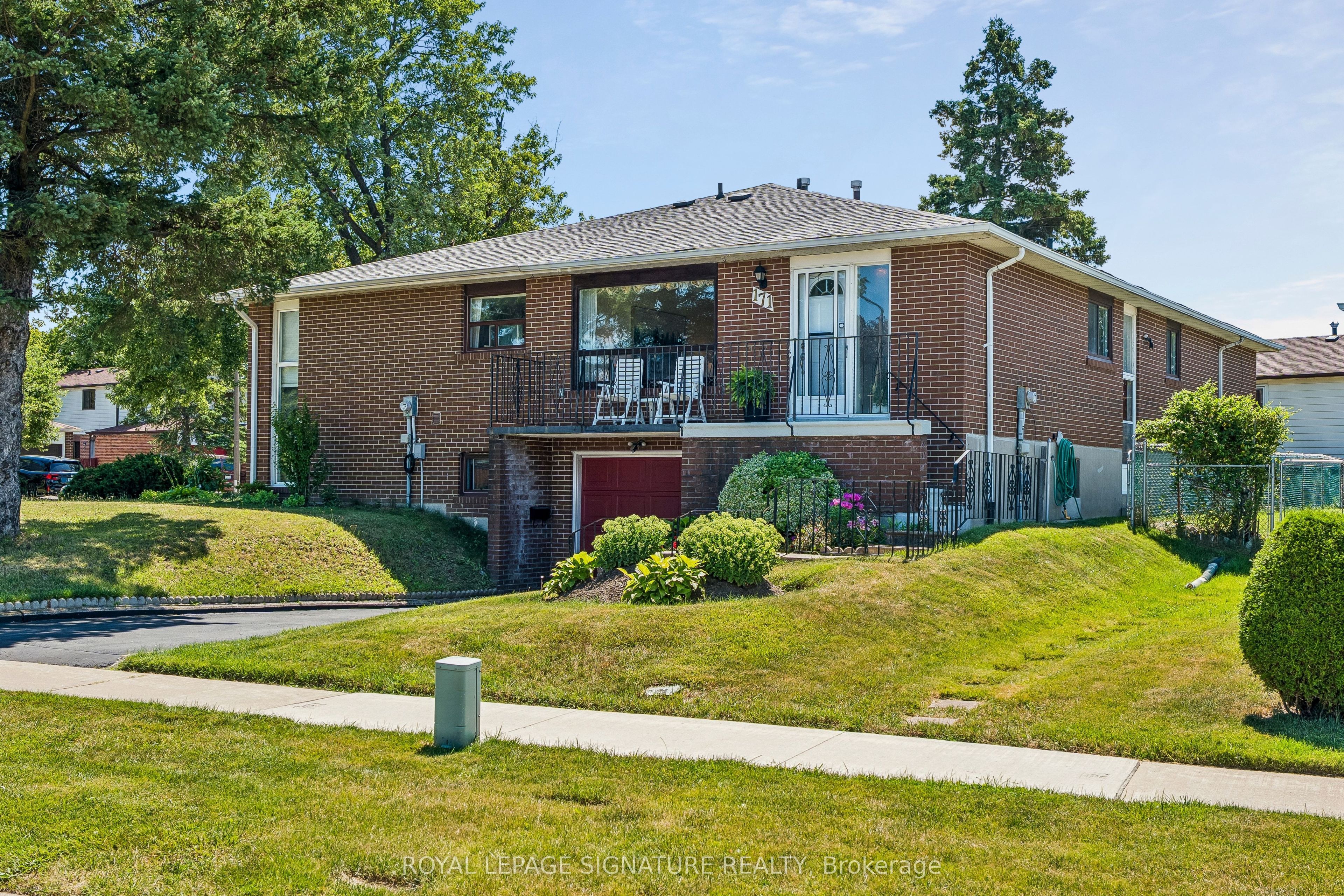 171 Petworth Crescent Property Photo 1