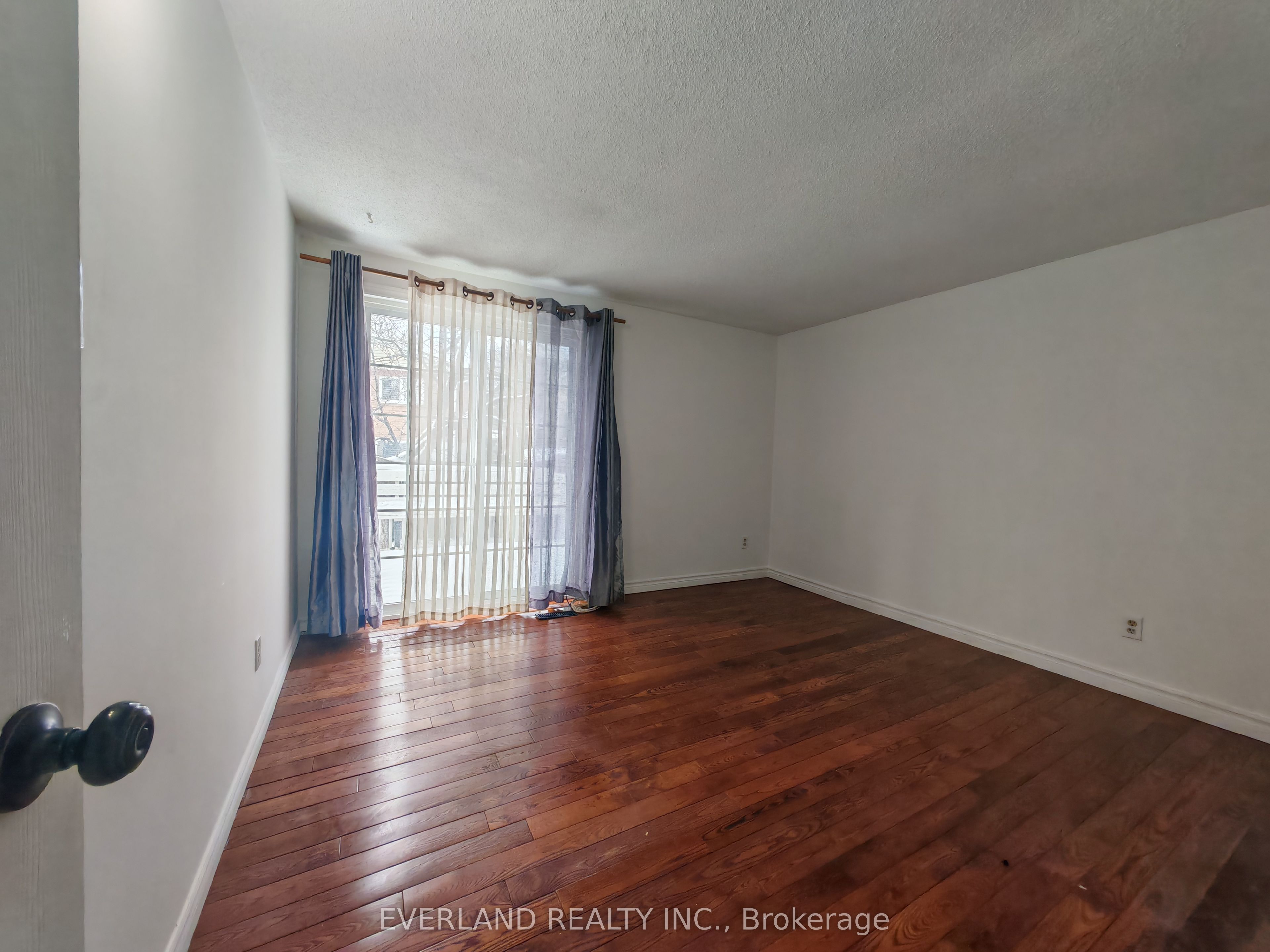 18 Camberley Court Property Photo 11
