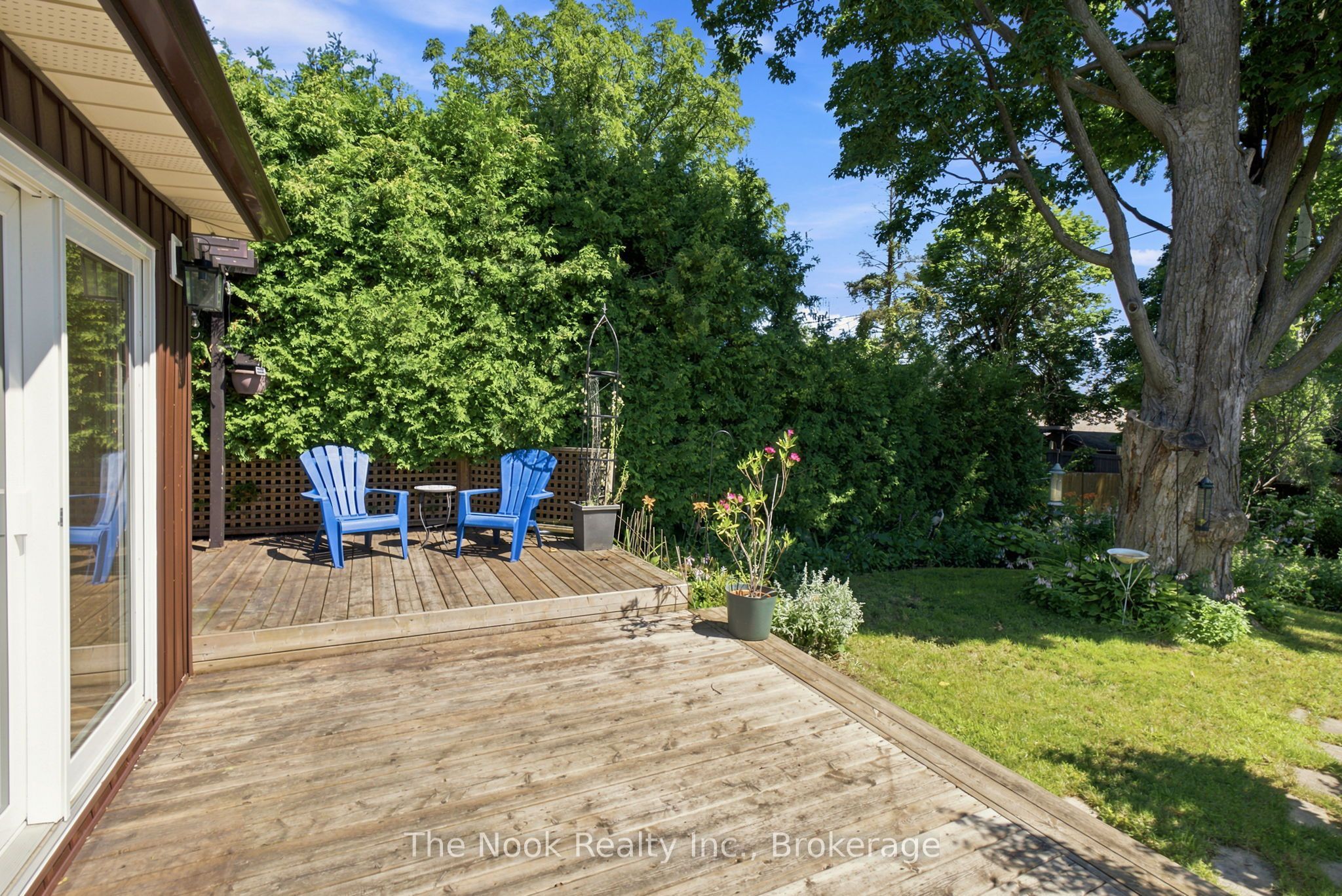 641 Masson Street Property Photo 43
