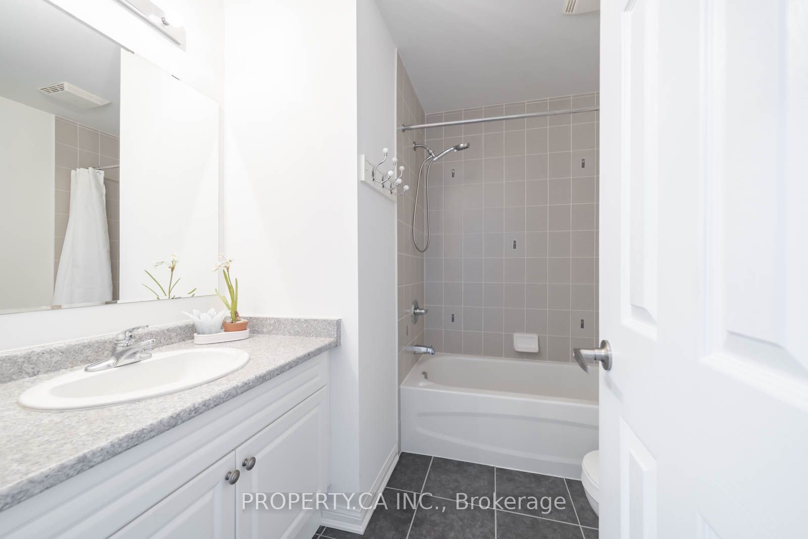 34 Ferguson Street Property Photo 33