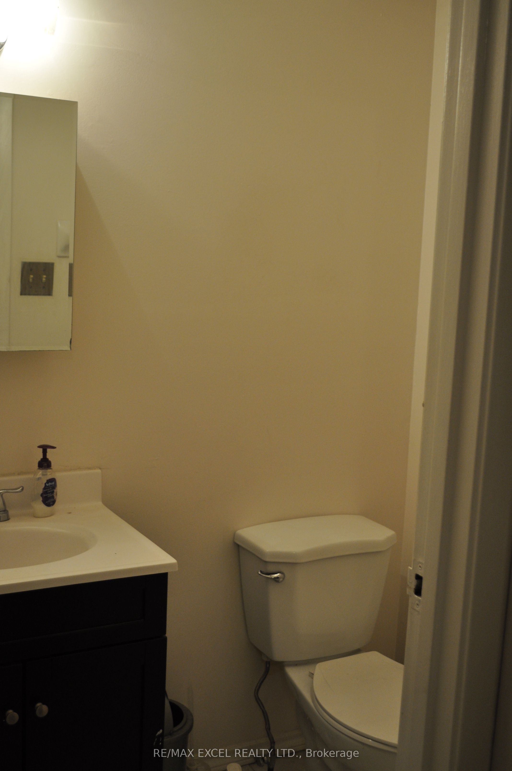 111 Bradstone Square Property Photo 12