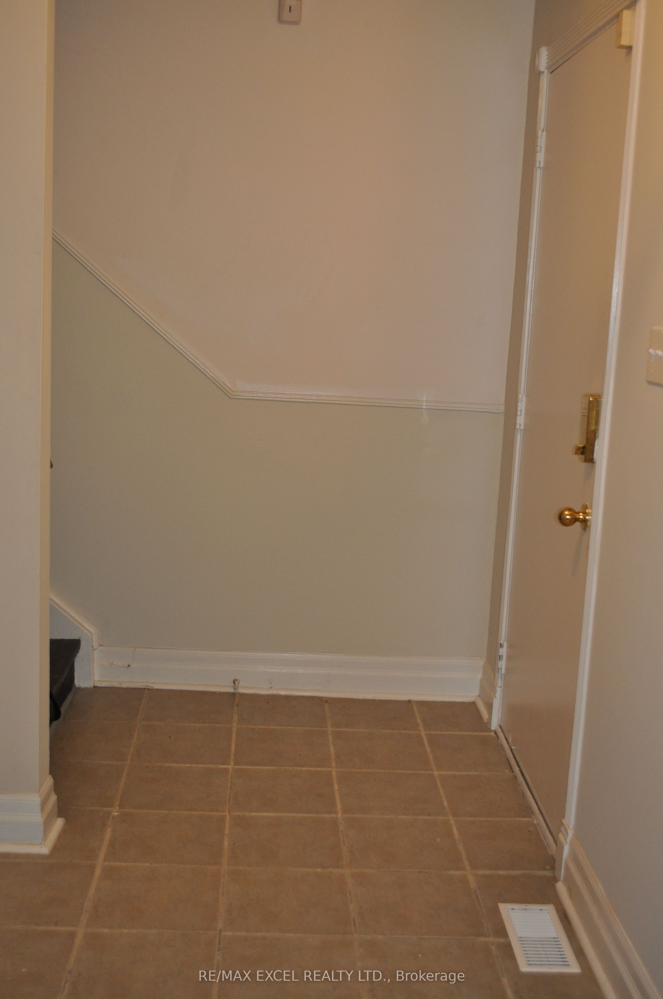 111 Bradstone Square Property Photo 28