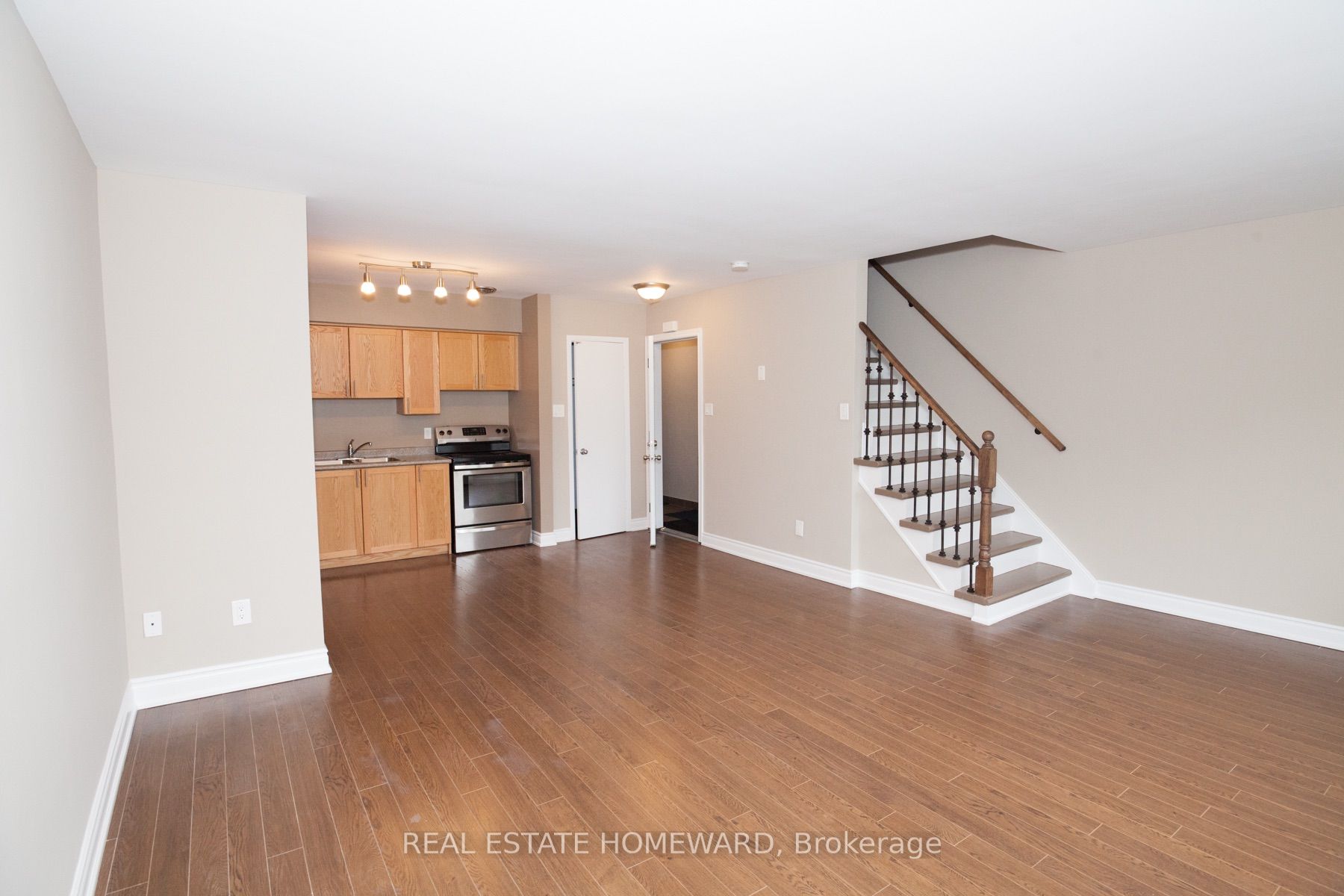 920 Pape Avenue B Property Photo 4