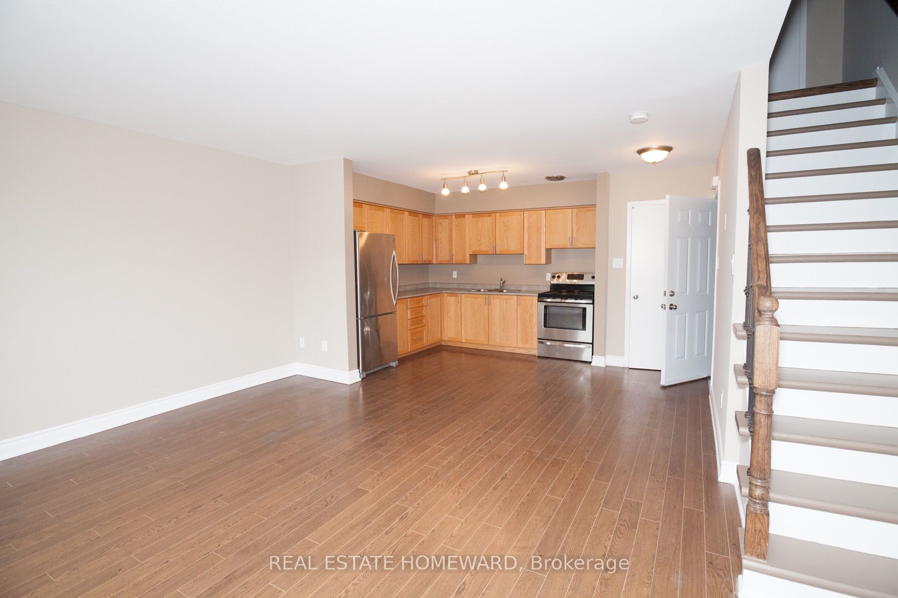 920 Pape Avenue B Property Photo 5