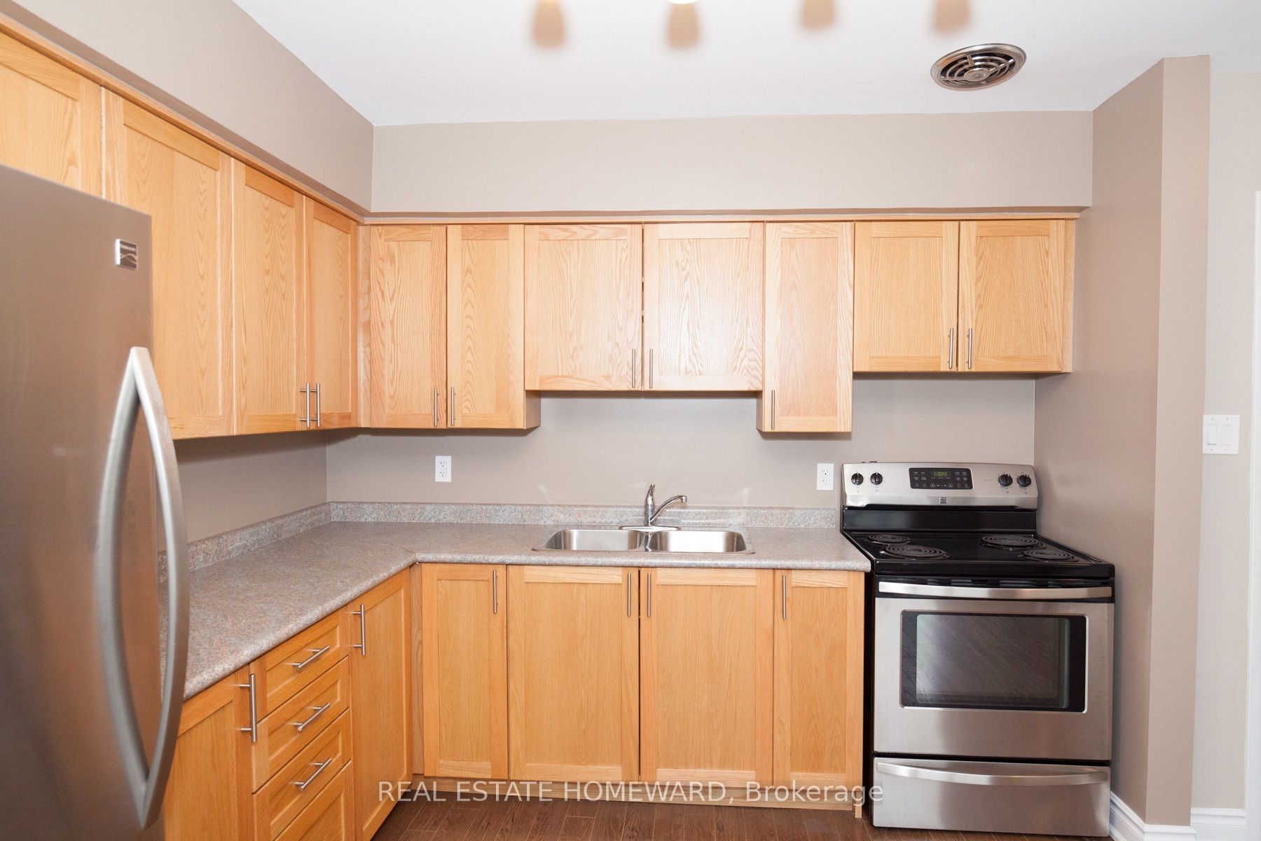 920 Pape Avenue B Property Photo 7