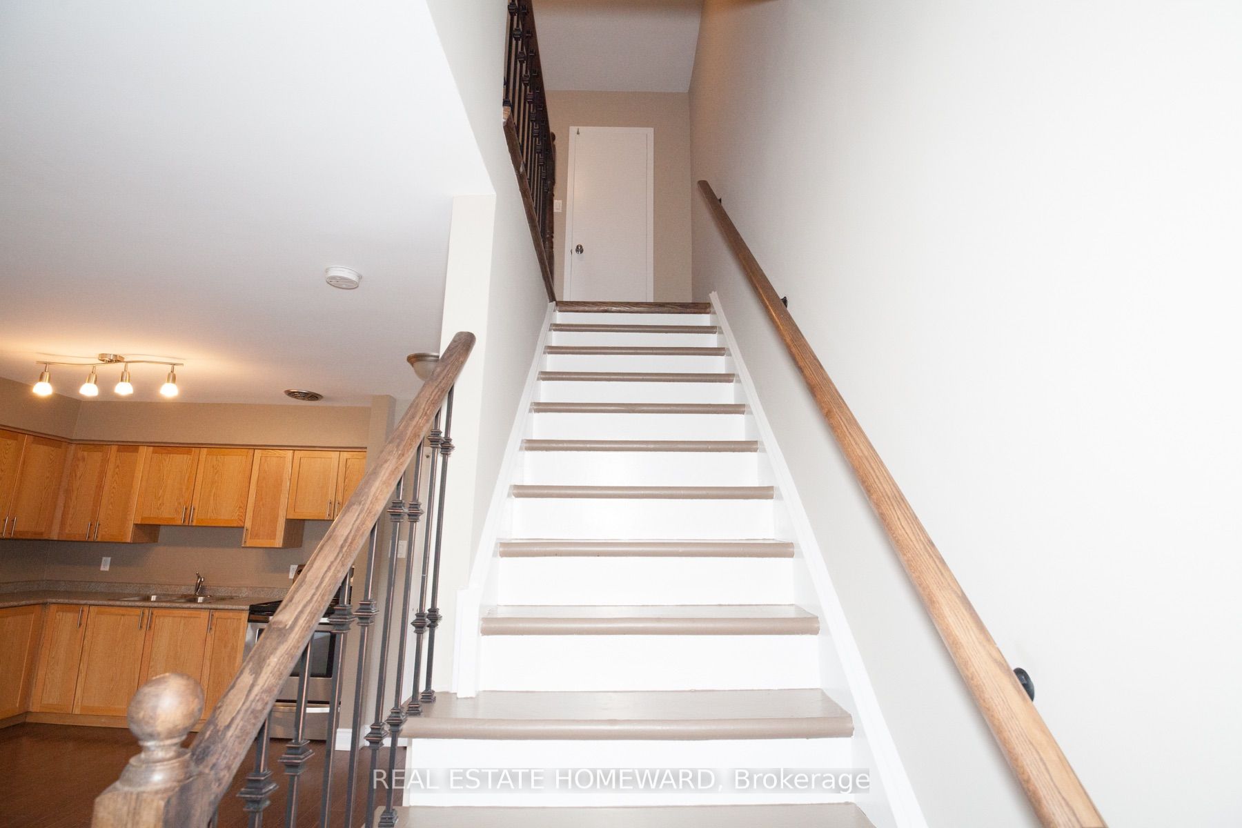 920 Pape Avenue B Property Photo 9