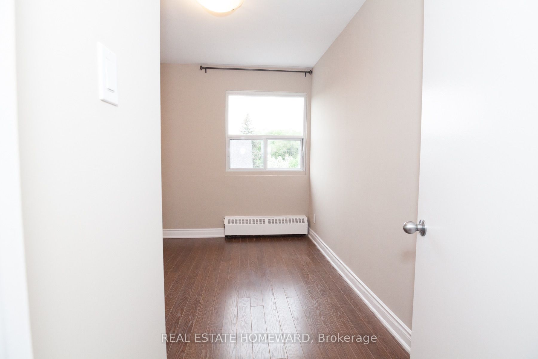 920 Pape Avenue B Property Photo 16