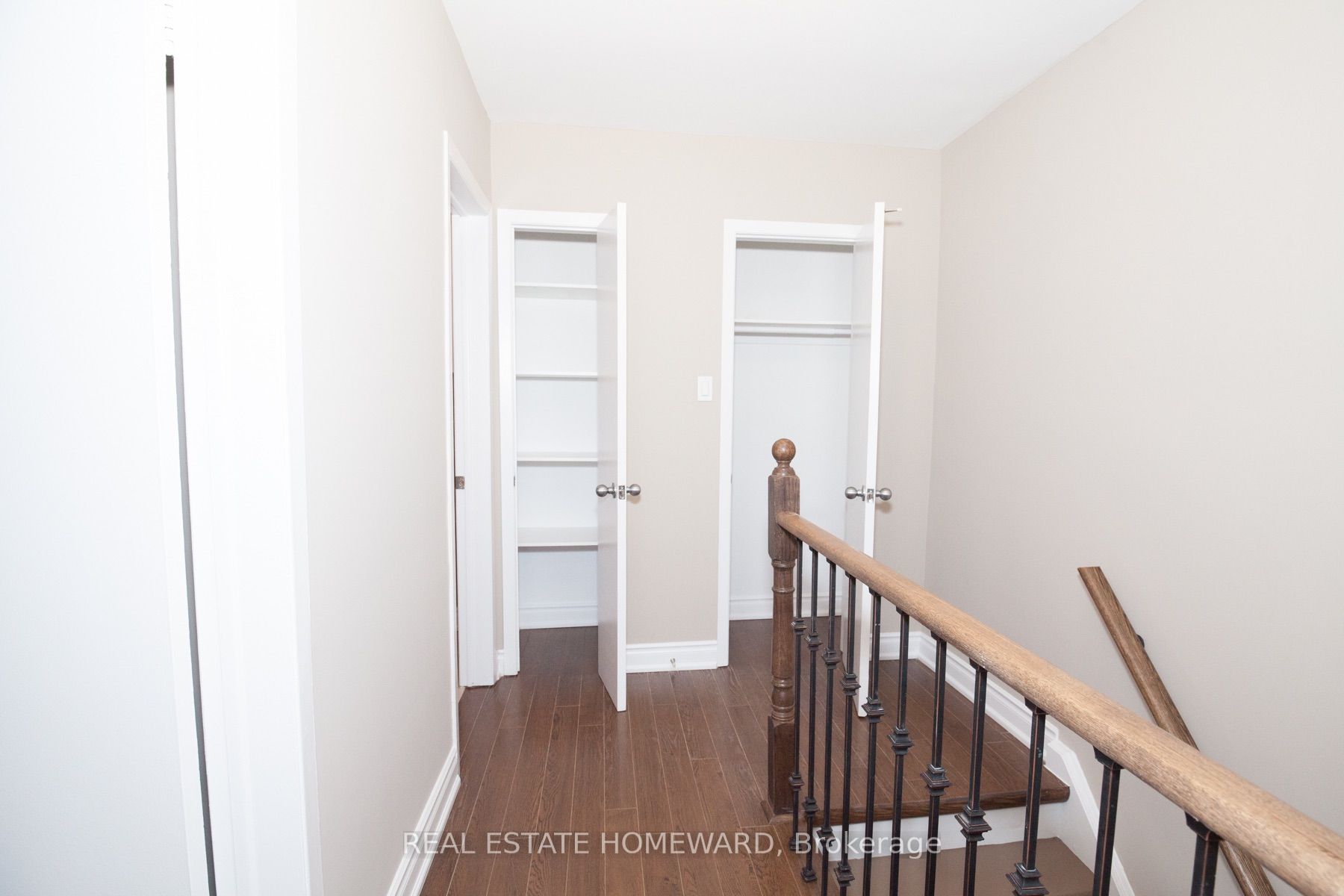 920 Pape Avenue B Property Photo 19