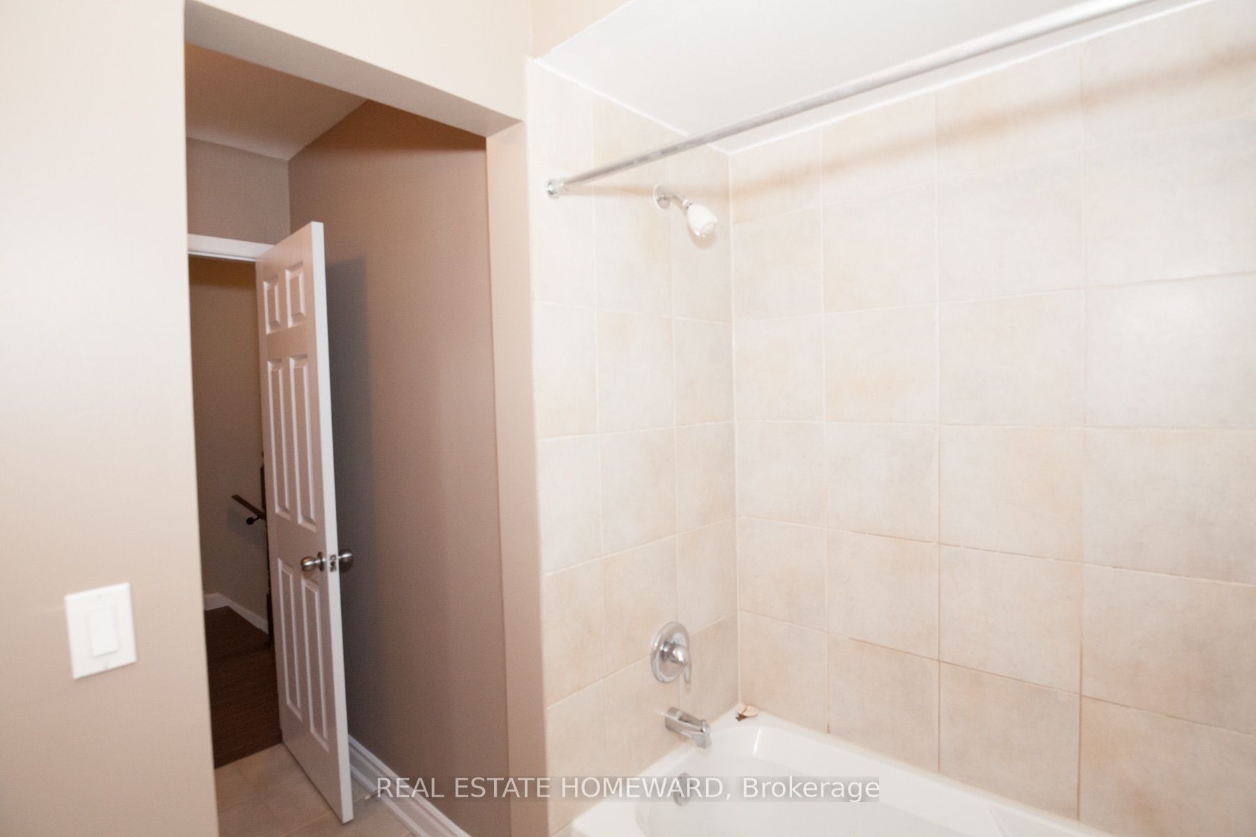 920 Pape Avenue B Property Photo 20