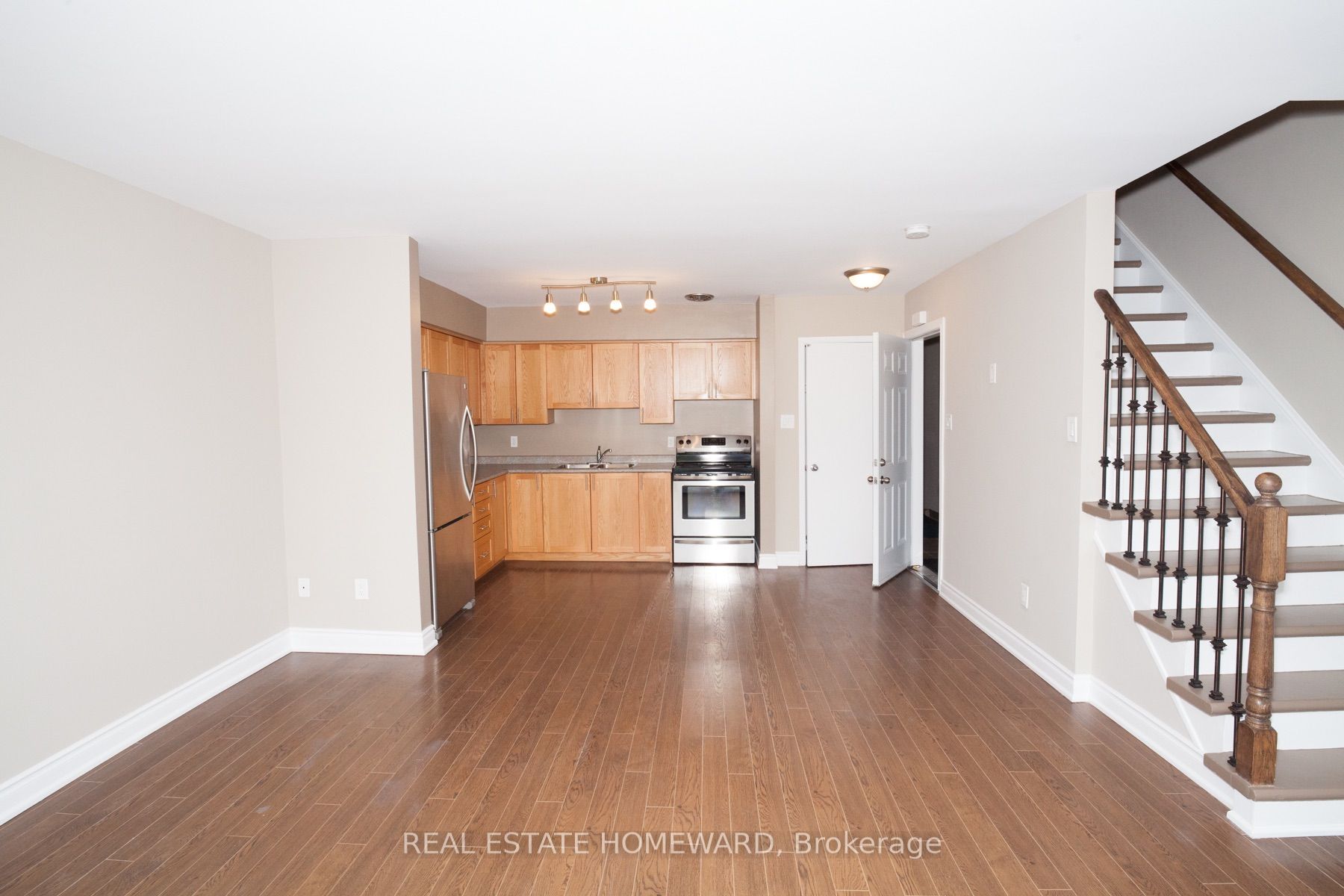 920 Pape Avenue B Property Photo 25