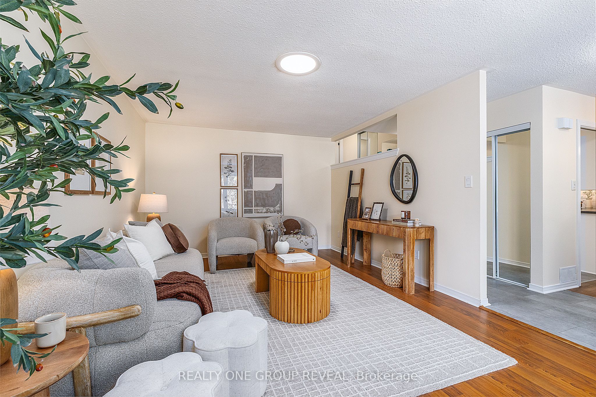 133 Calais Street Property Photo 6