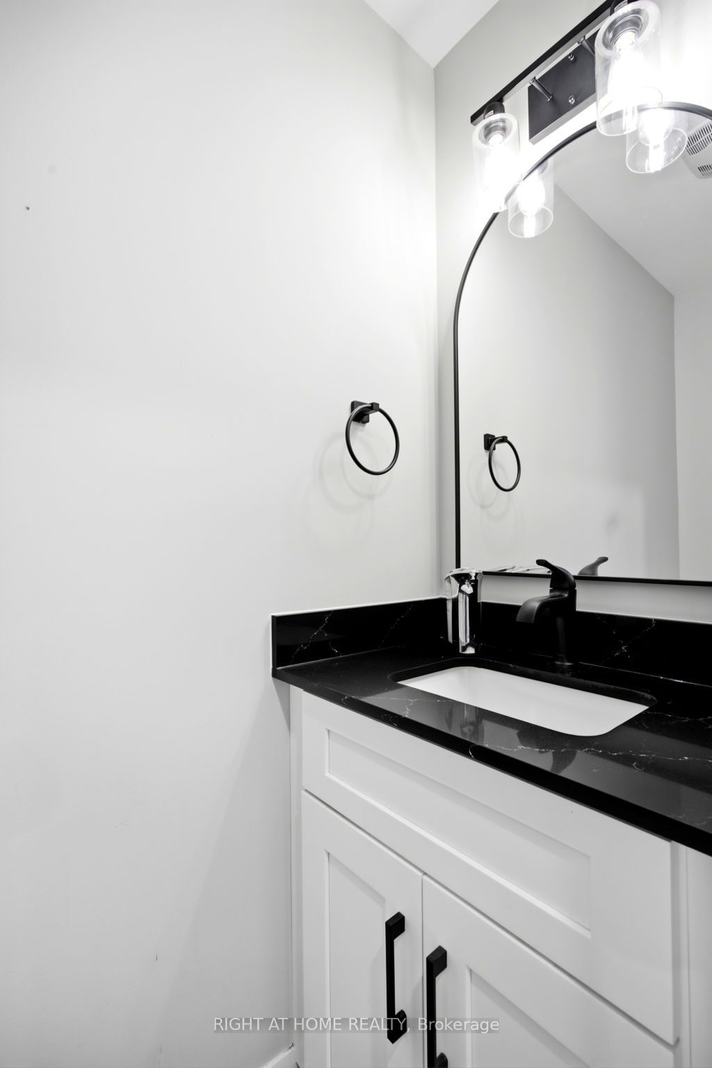 560 Tennyson Avenue Property Photo 19