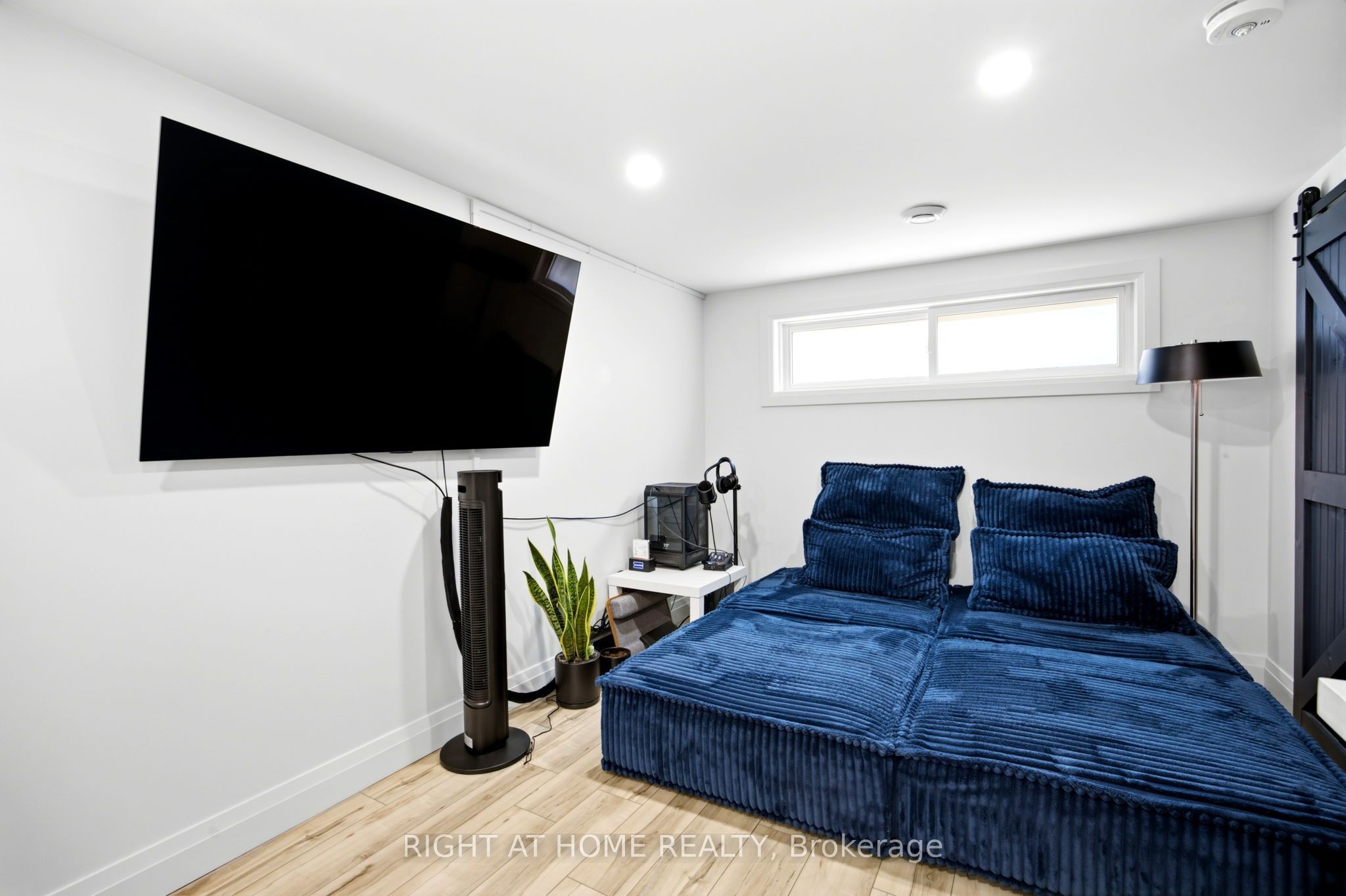 560 Tennyson Avenue Property Photo 33