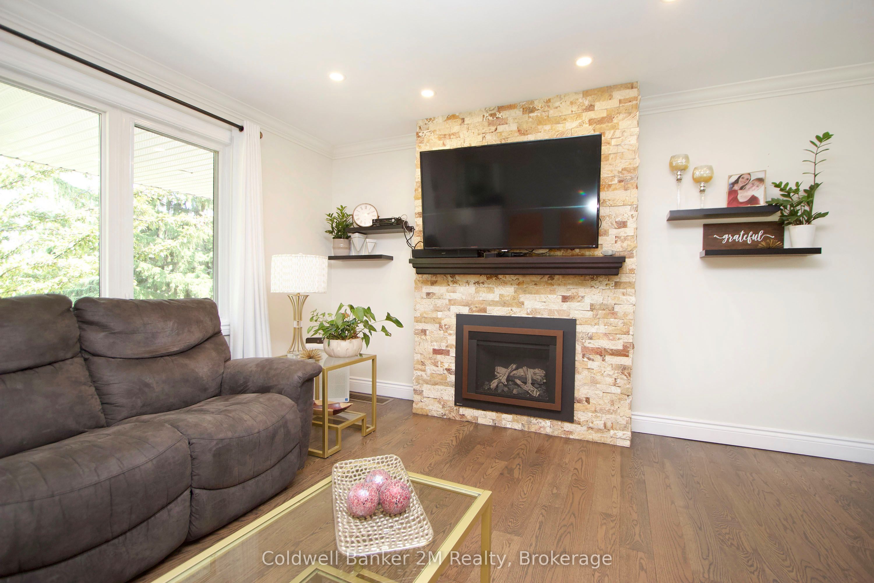 276 Park Road N Property Photo 7
