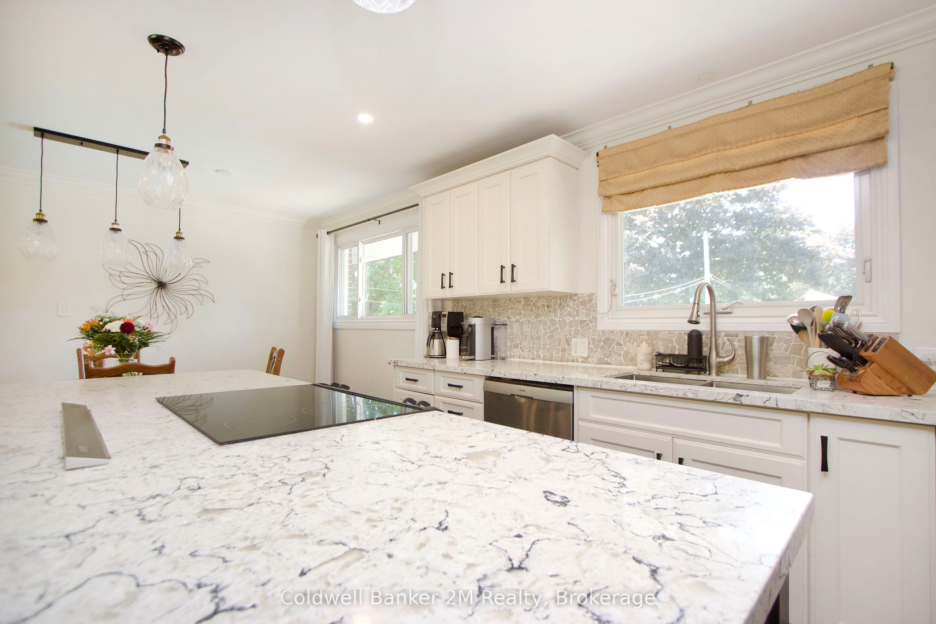 276 Park Road N Property Photo 10