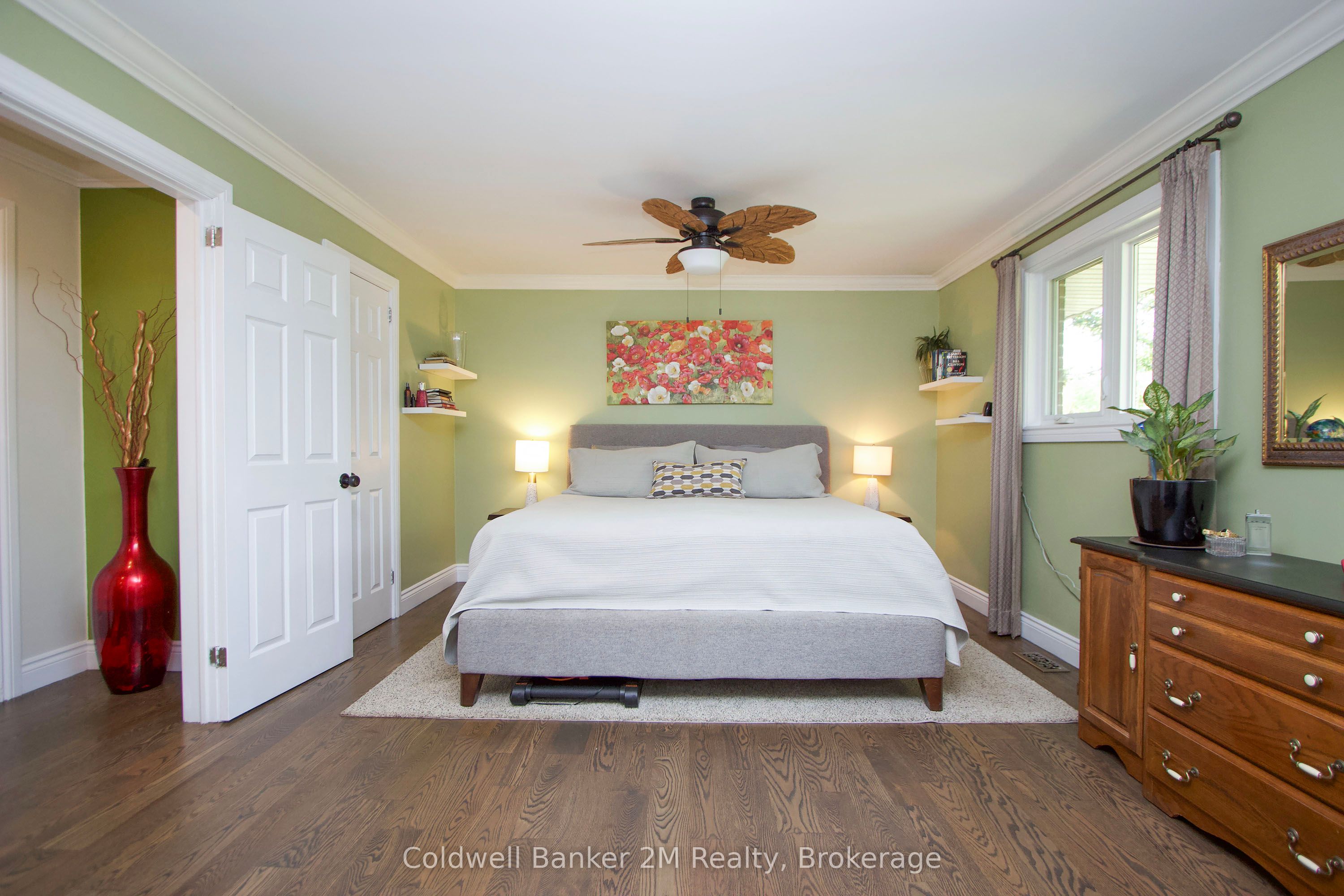 276 Park Road N Property Photo 16