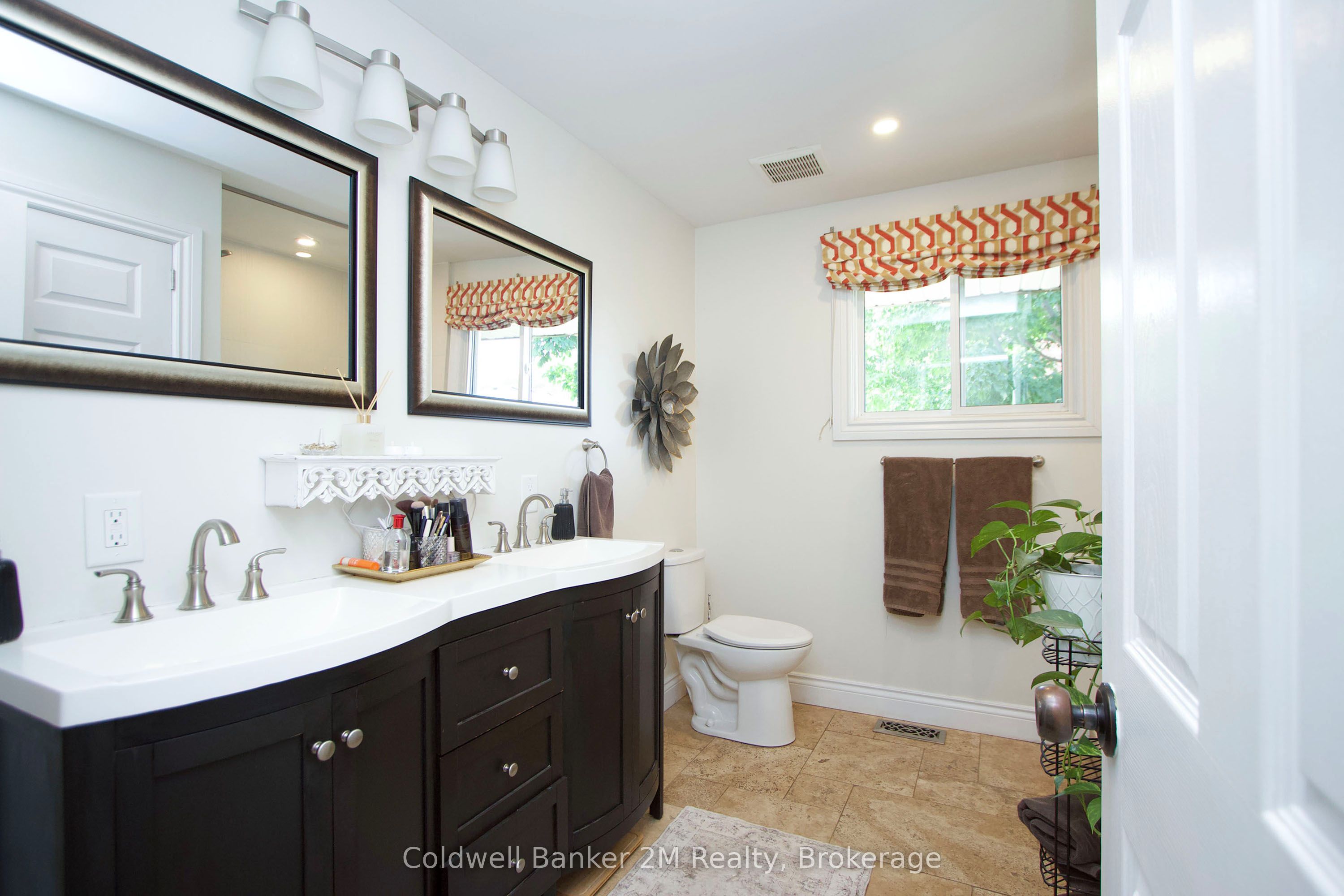276 Park Road N Property Photo 18