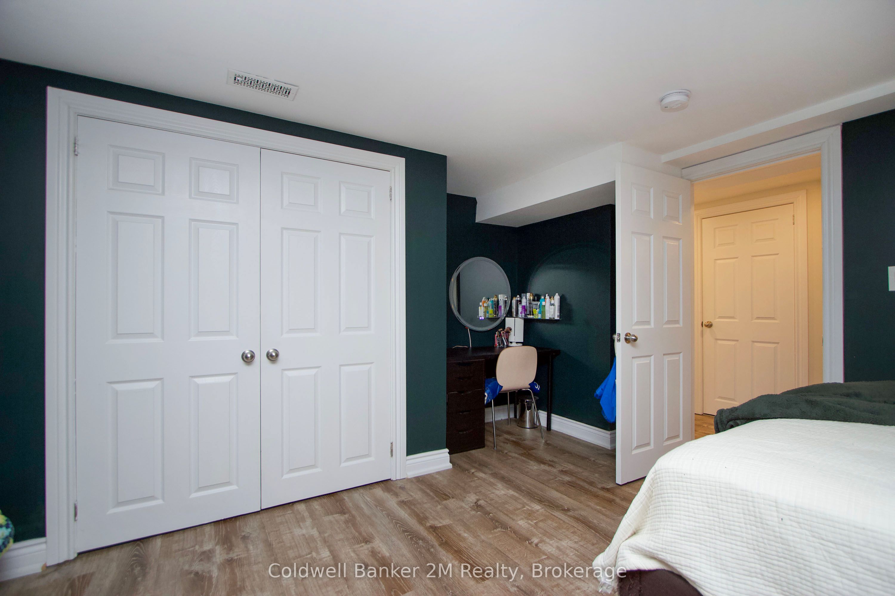 276 Park Road N Property Photo 25