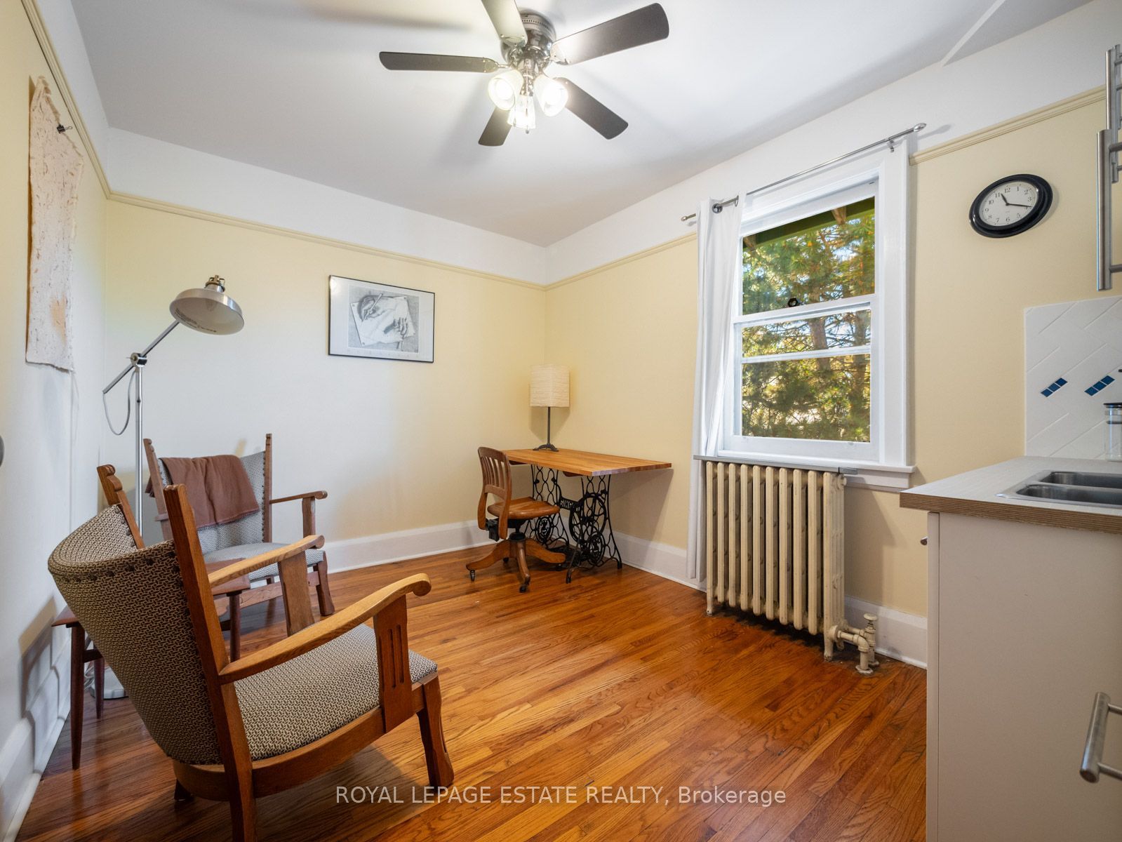 2275 Queen Street E Property Photo 30