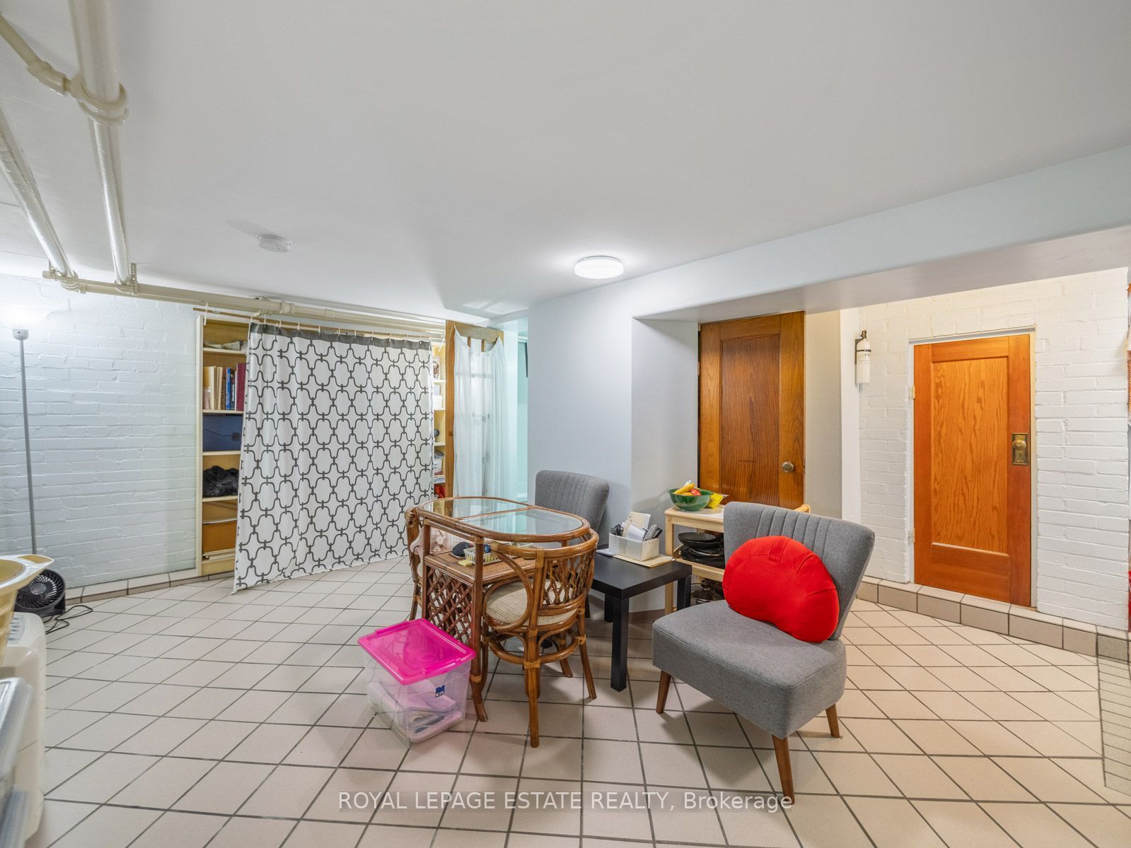 2275 Queen Street E Property Photo 42
