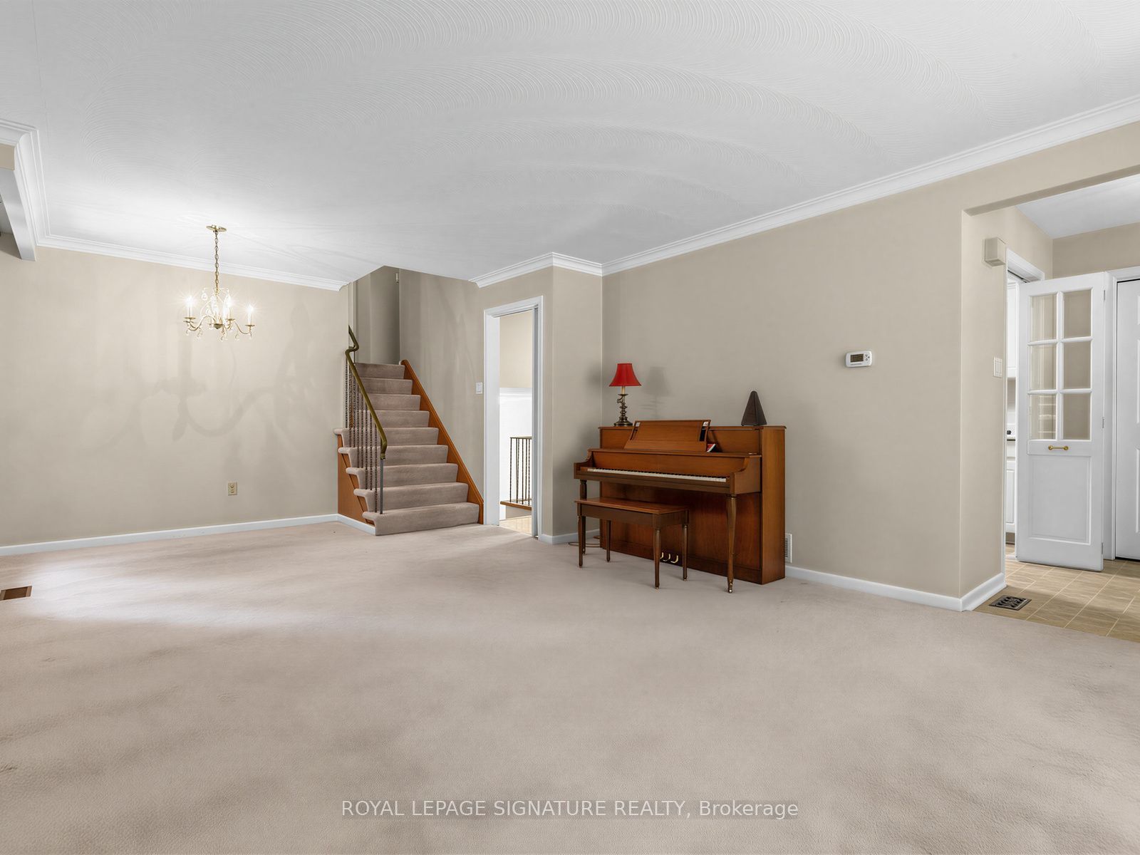 162 Bathgate Drive Property Photo 4