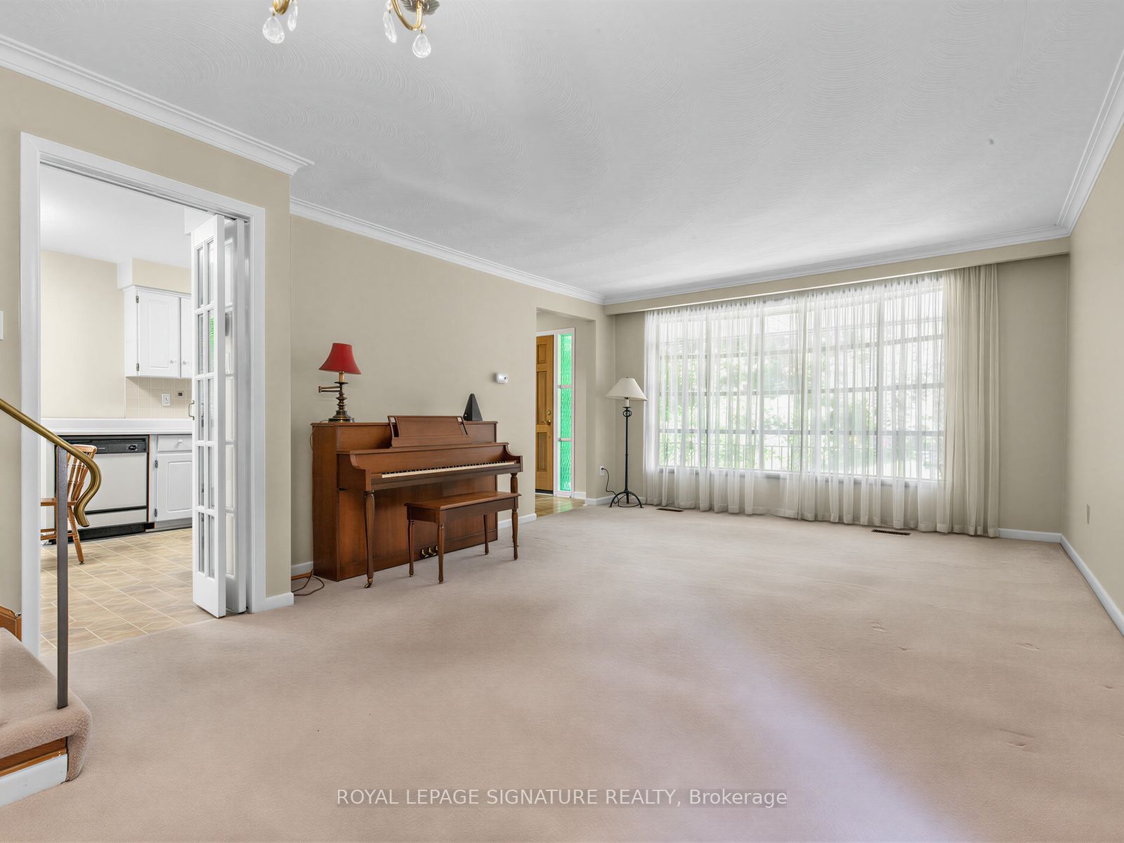 162 Bathgate Drive Property Photo 5