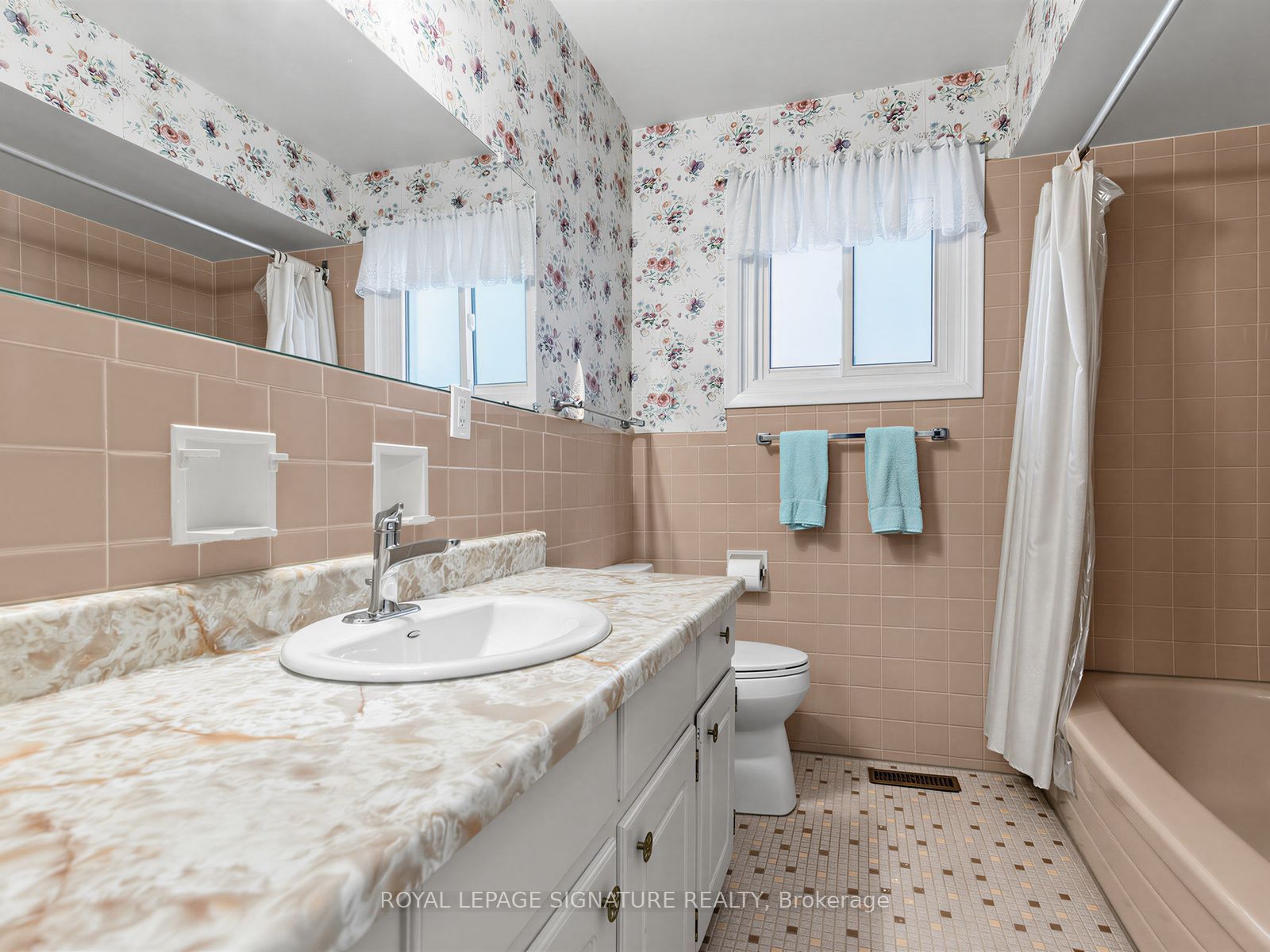 162 Bathgate Drive Property Photo 24