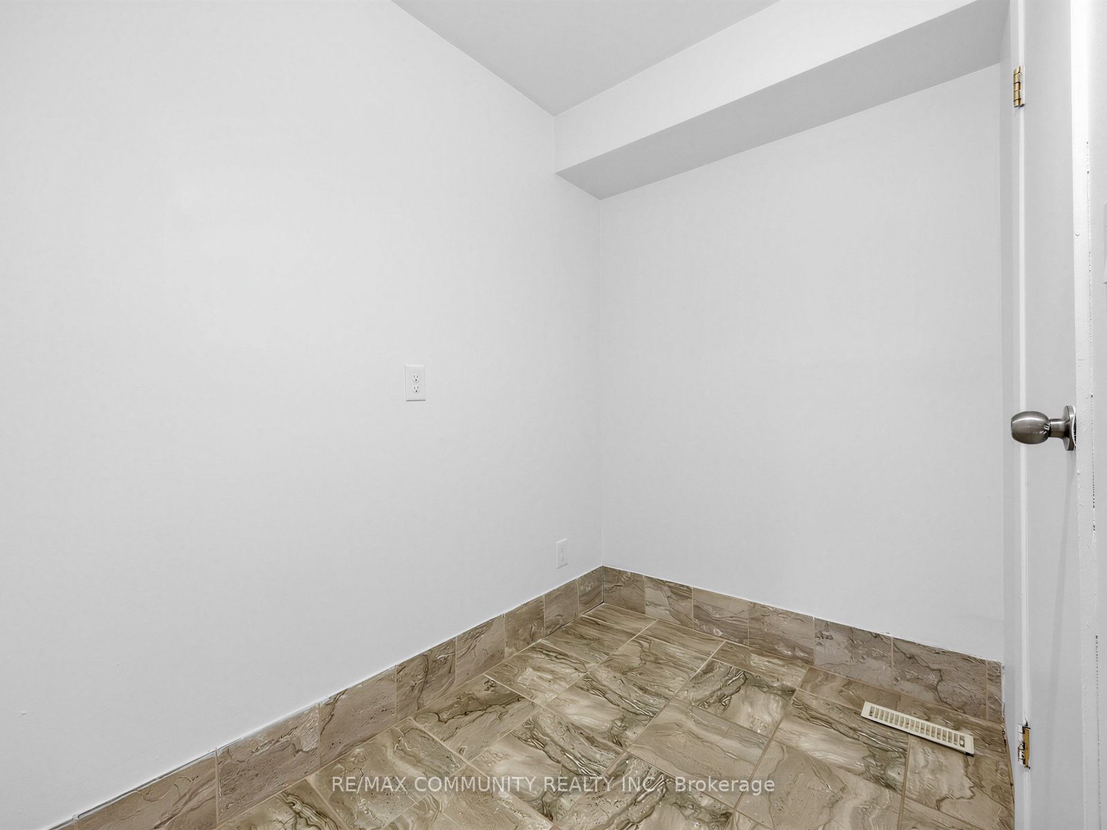 37 Tinbury Place Property Photo 8