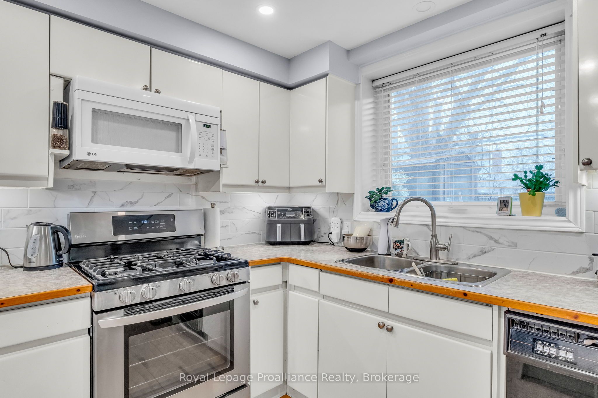 394 Sunset Boulevard Property Photo 14