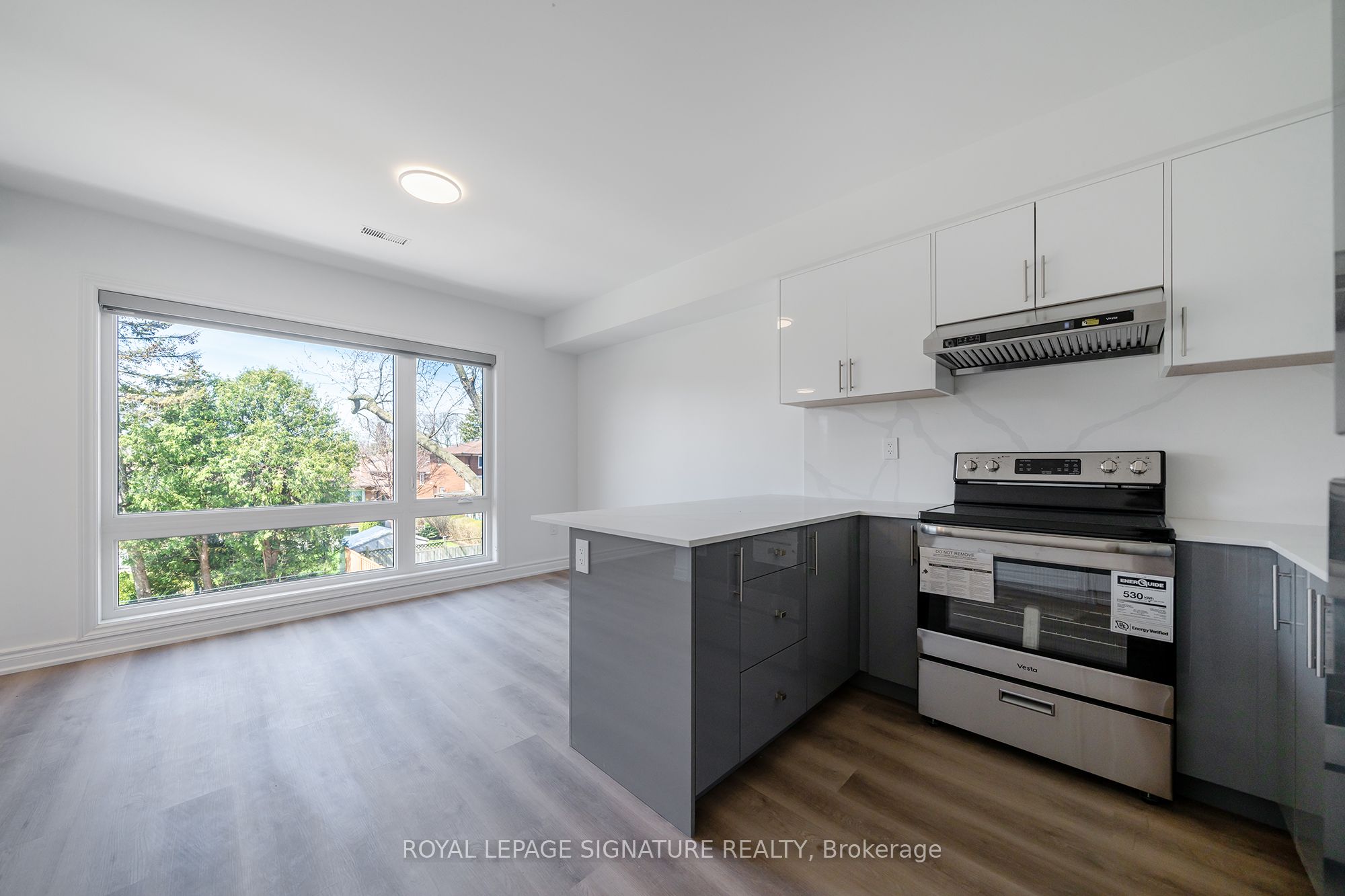2052 Pharmacy Avenue 3 Property Photo 1