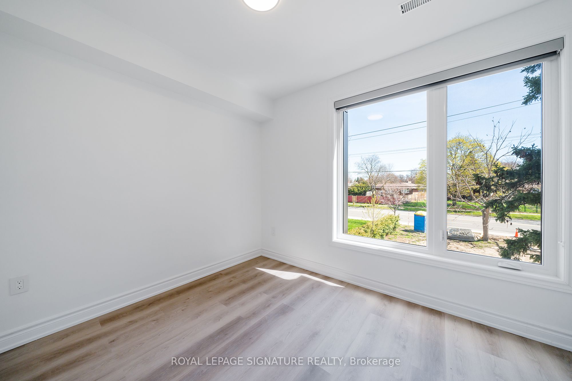 2052 Pharmacy Avenue 3 Property Photo 6