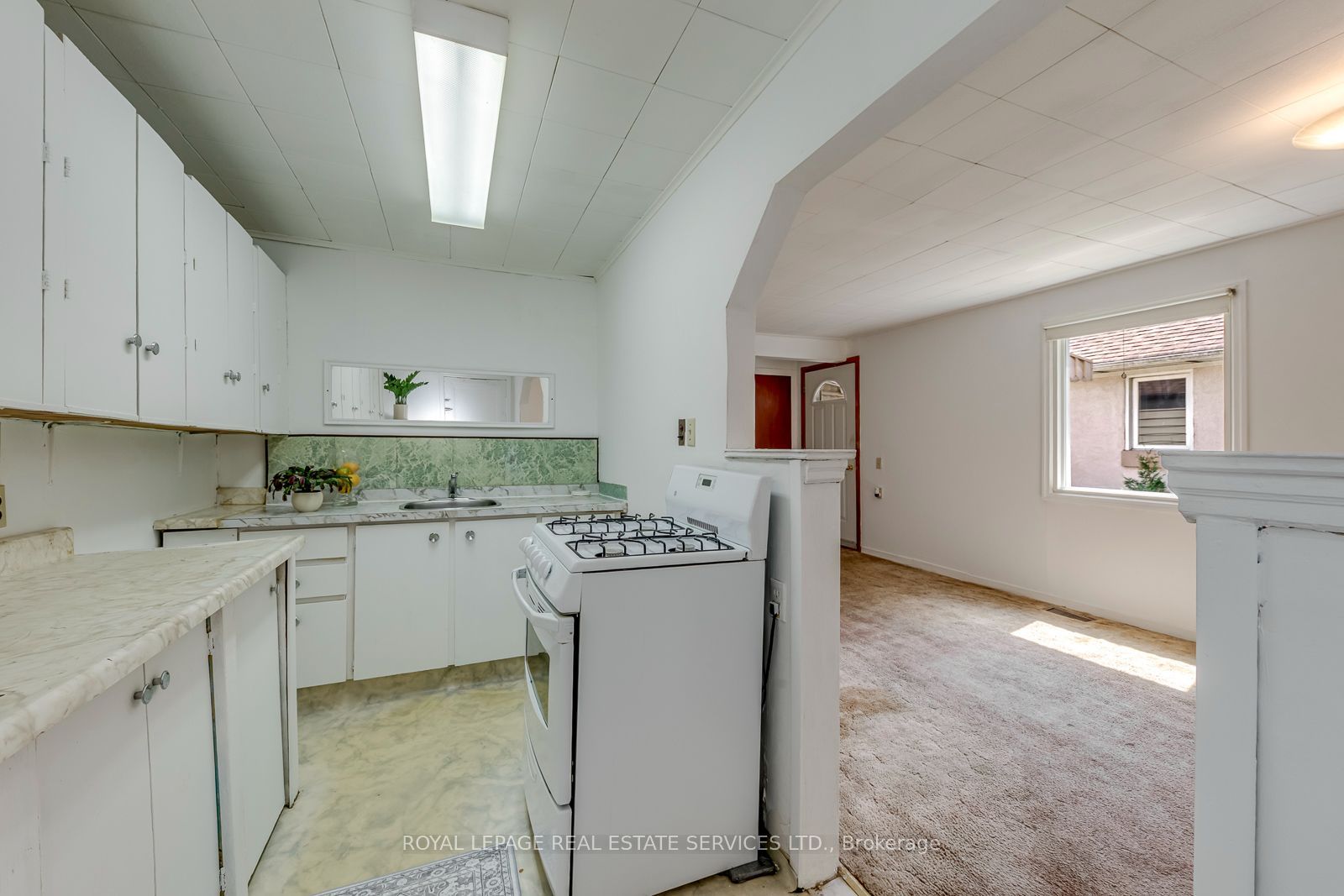 10 Thatcher Avenue Property Photo 16