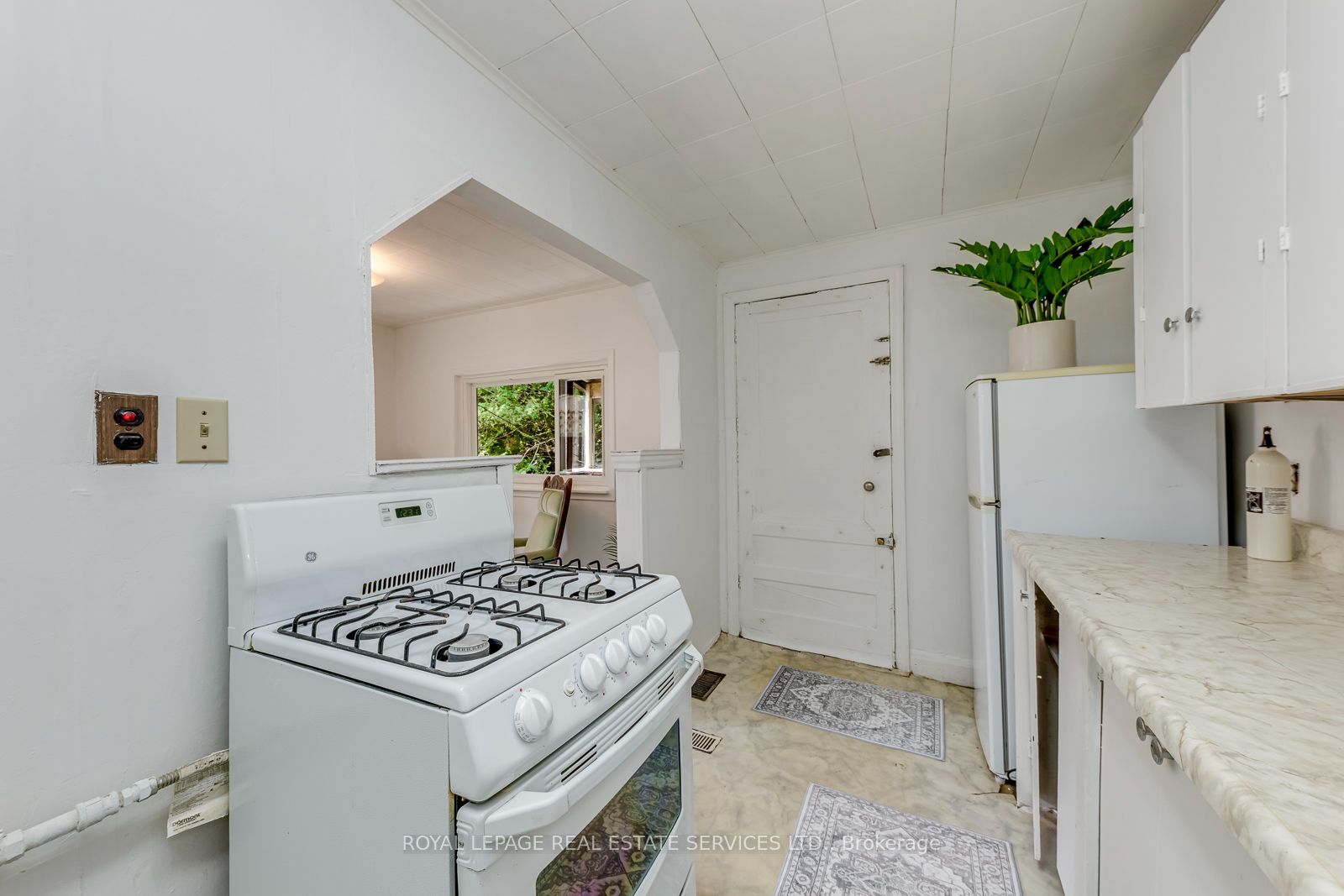 10 Thatcher Avenue Property Photo 18
