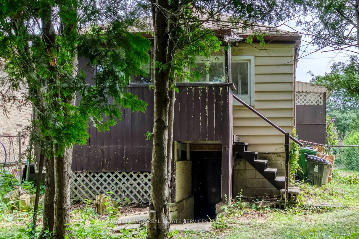 10 Thatcher Avenue Property Photo 24