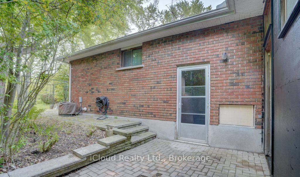 325 Dyson Road Property Photo 14