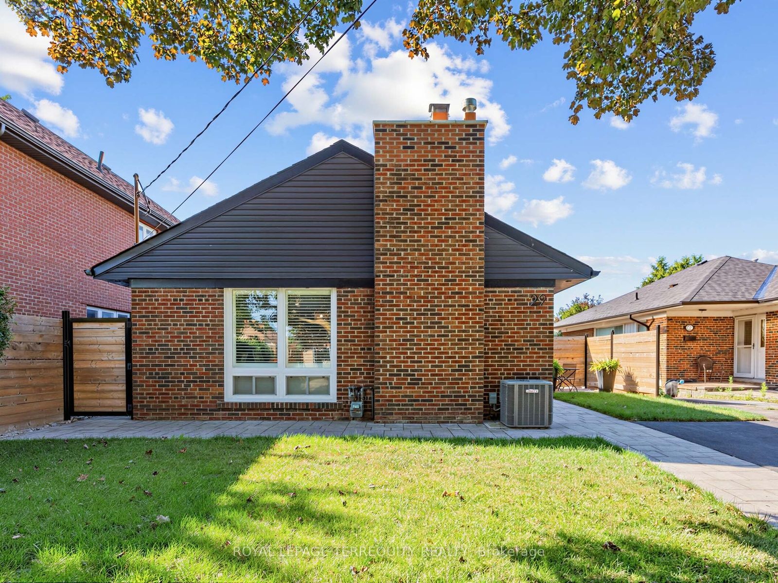 29 Sedgewick Crescent Property Photo 2