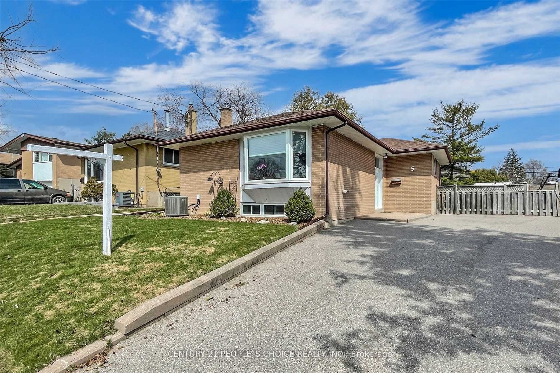 5 Mid Pines Road Property Photo 1