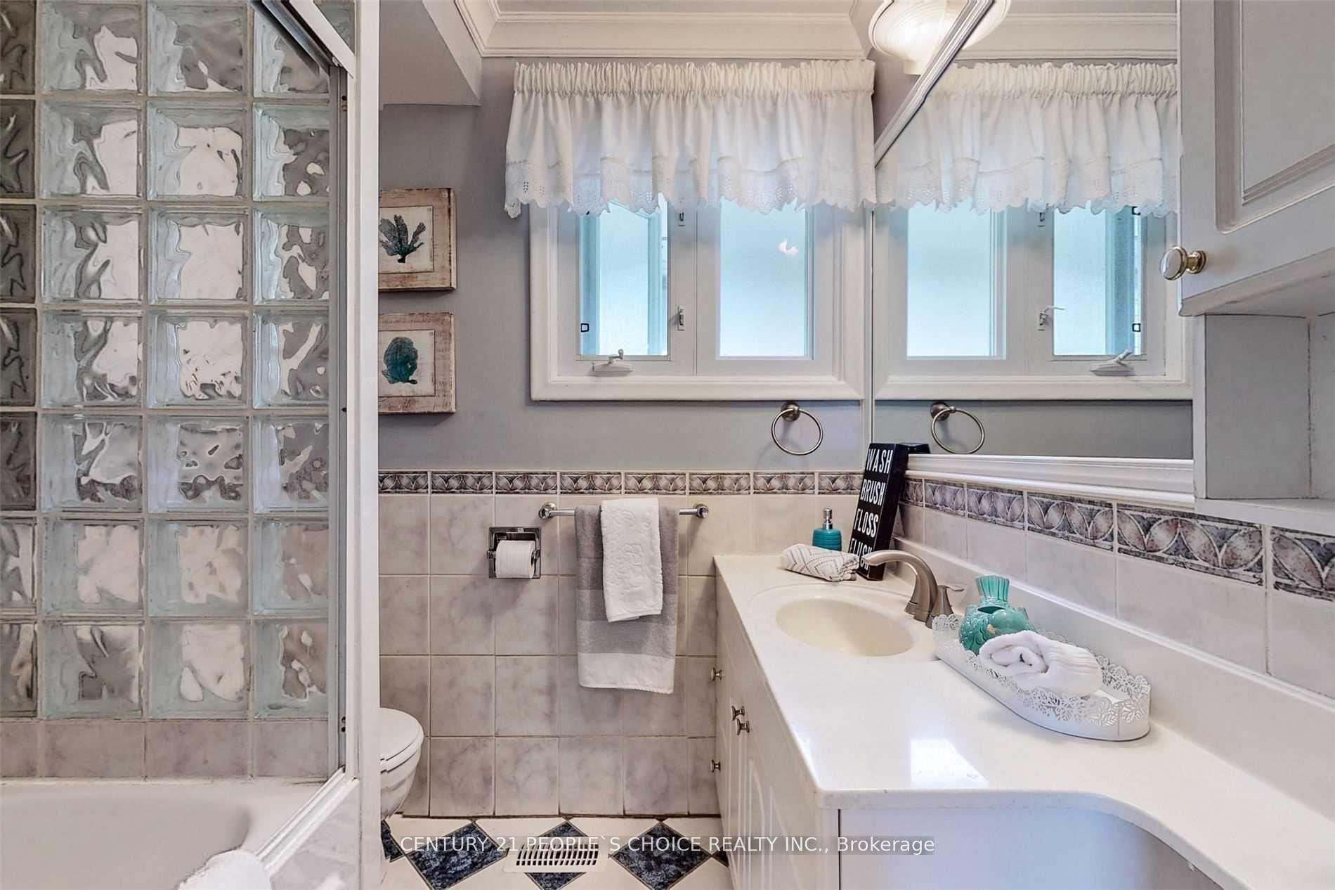 5 Mid Pines Road Property Photo 13