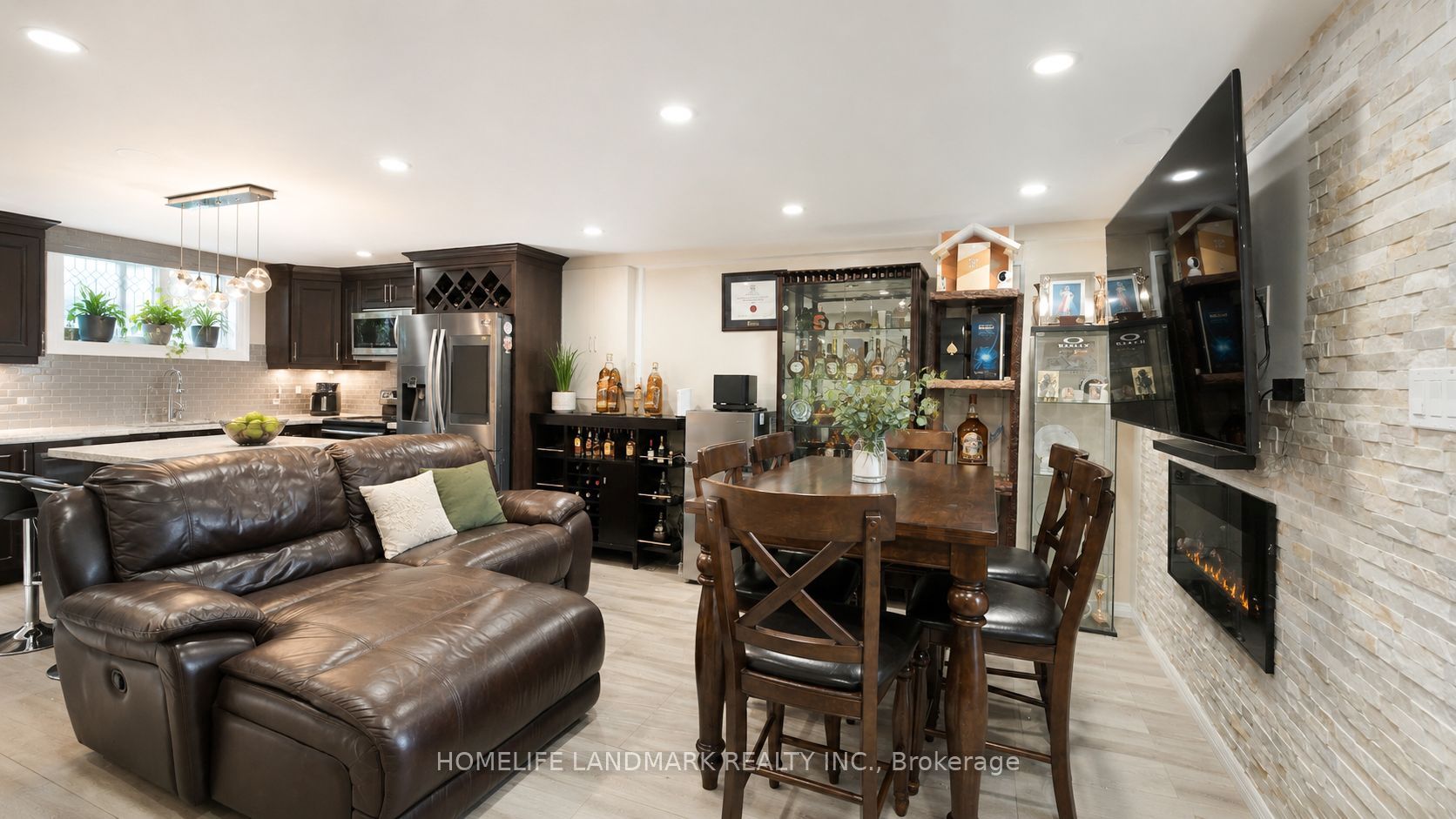 3226 Eglinton Avenue E Property Photo 18